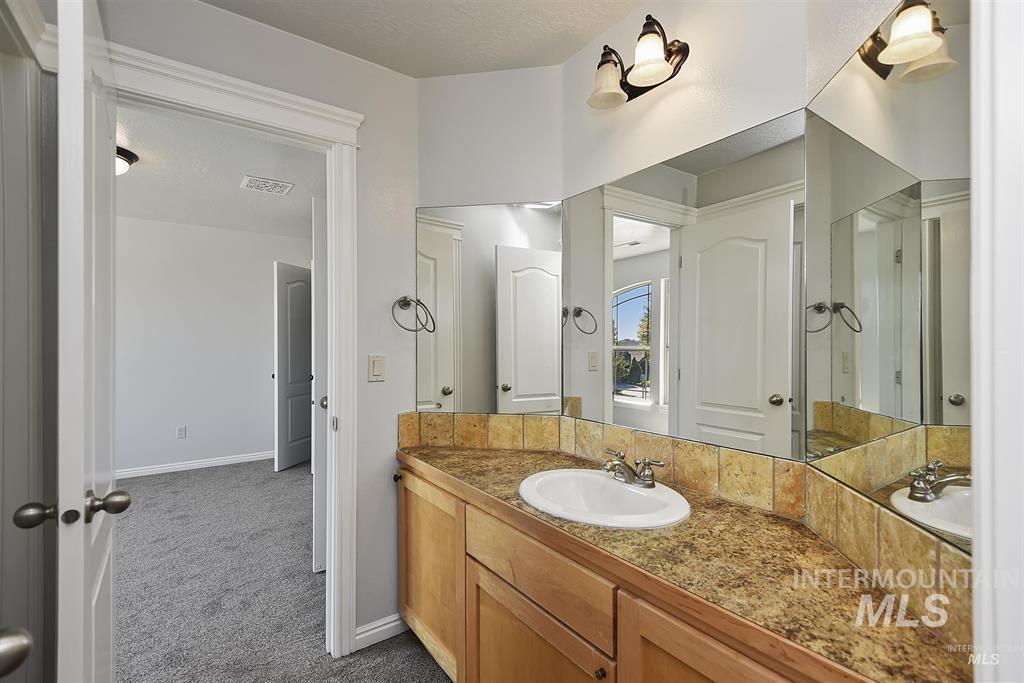12291 S Essex Way, Nampa, Idaho 83686, 5 Bedrooms, 3.5 Bathrooms, Residential For Sale, Price $705,000,MLS 98995114