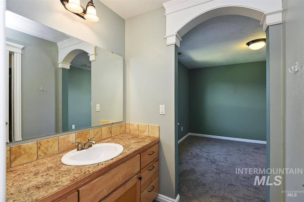 12291 S Essex Way, Nampa, Idaho 83686, 5 Bedrooms, 3.5 Bathrooms, Residential For Sale, Price $705,000,MLS 98995114