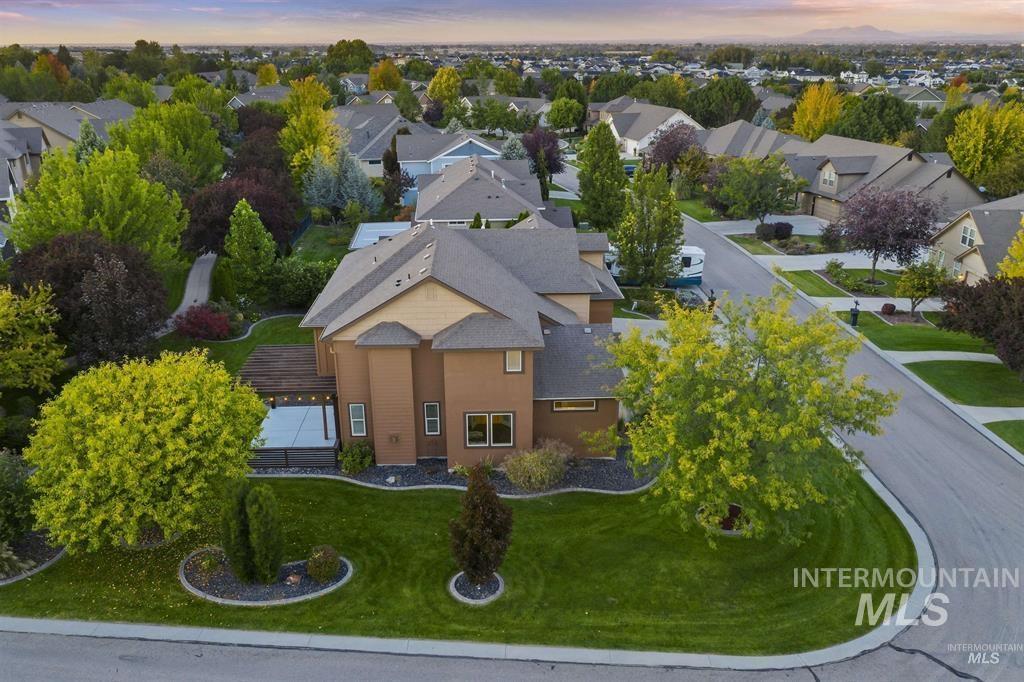 12291 S Essex Way, Nampa, Idaho 83686, 5 Bedrooms, 3.5 Bathrooms, Residential For Sale, Price $705,000,MLS 98995114