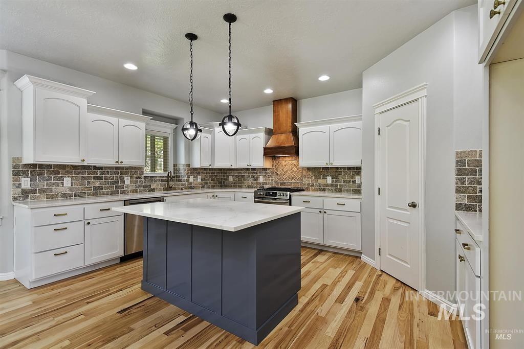 12291 S Essex Way, Nampa, Idaho 83686, 5 Bedrooms, 3.5 Bathrooms, Residential For Sale, Price $705,000,MLS 98995114