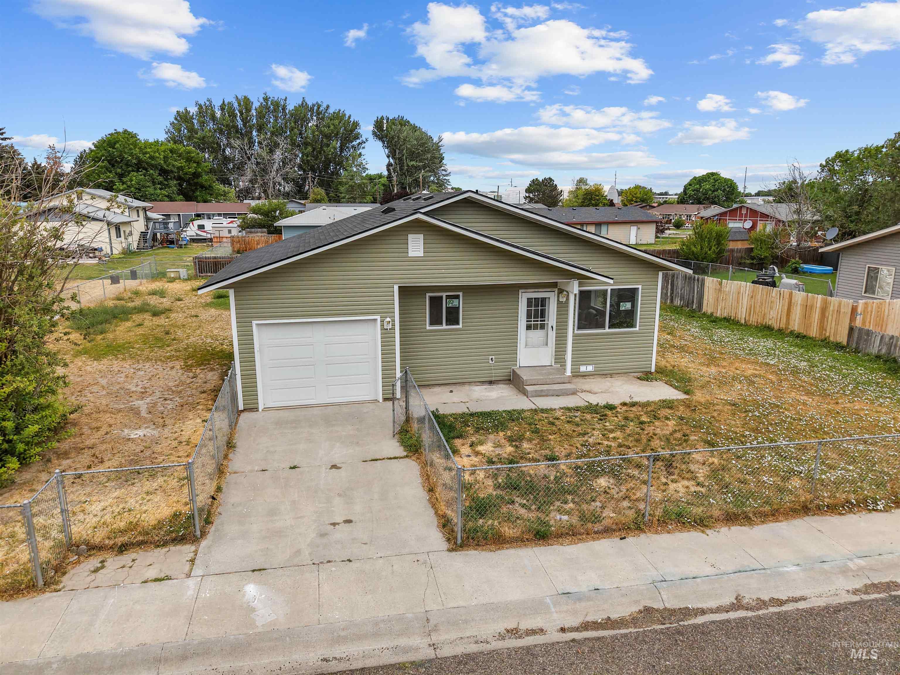 1441 E Street, Heyburn, Idaho 83336, 3 Bedrooms, 1 Bathroom, Residential For Sale, Price $275,000, 98995119