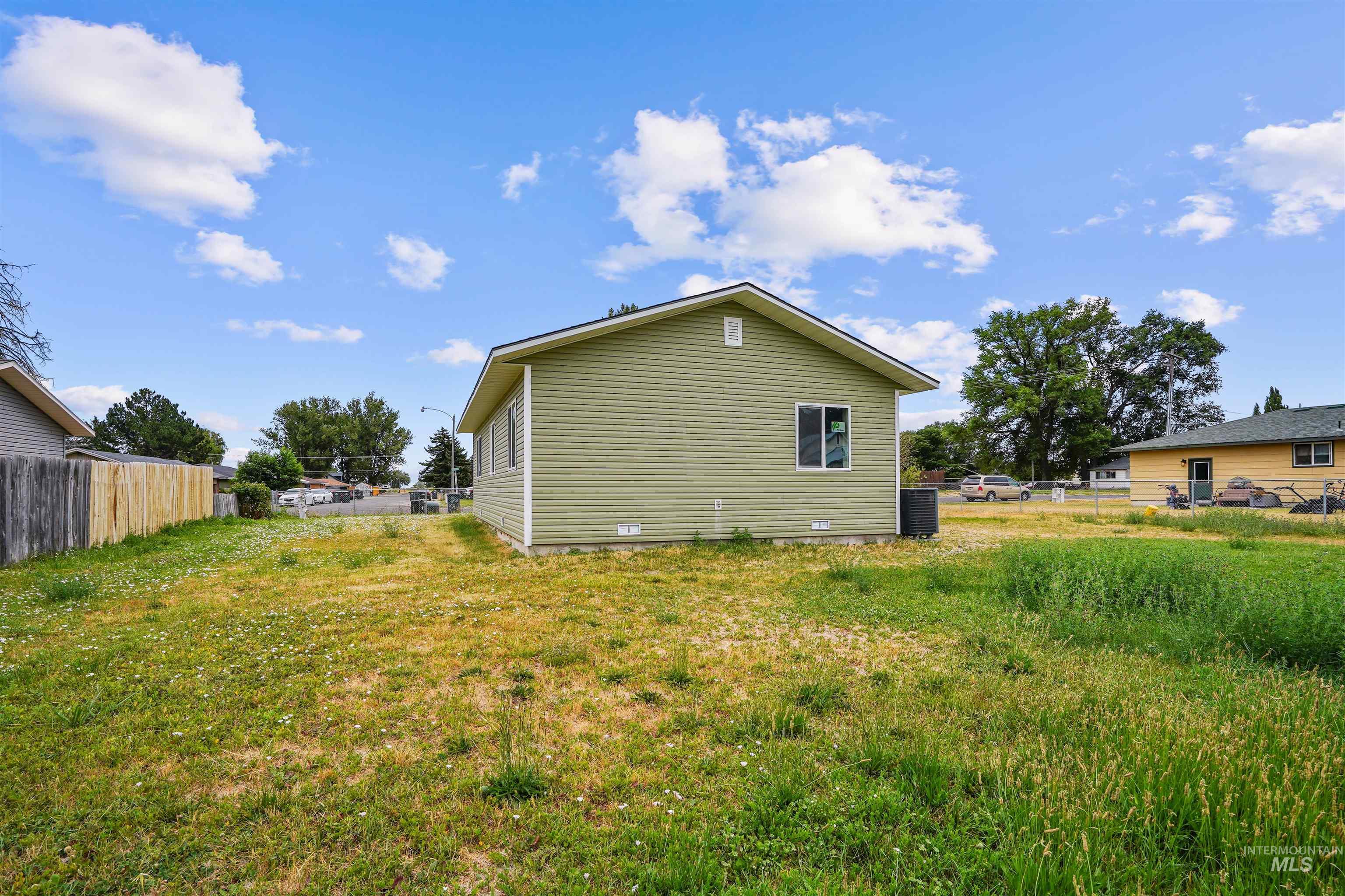 1441 E Street, Heyburn, Idaho 83336, 3 Bedrooms, 1 Bathroom, Residential For Sale, Price $275,000, 98995119