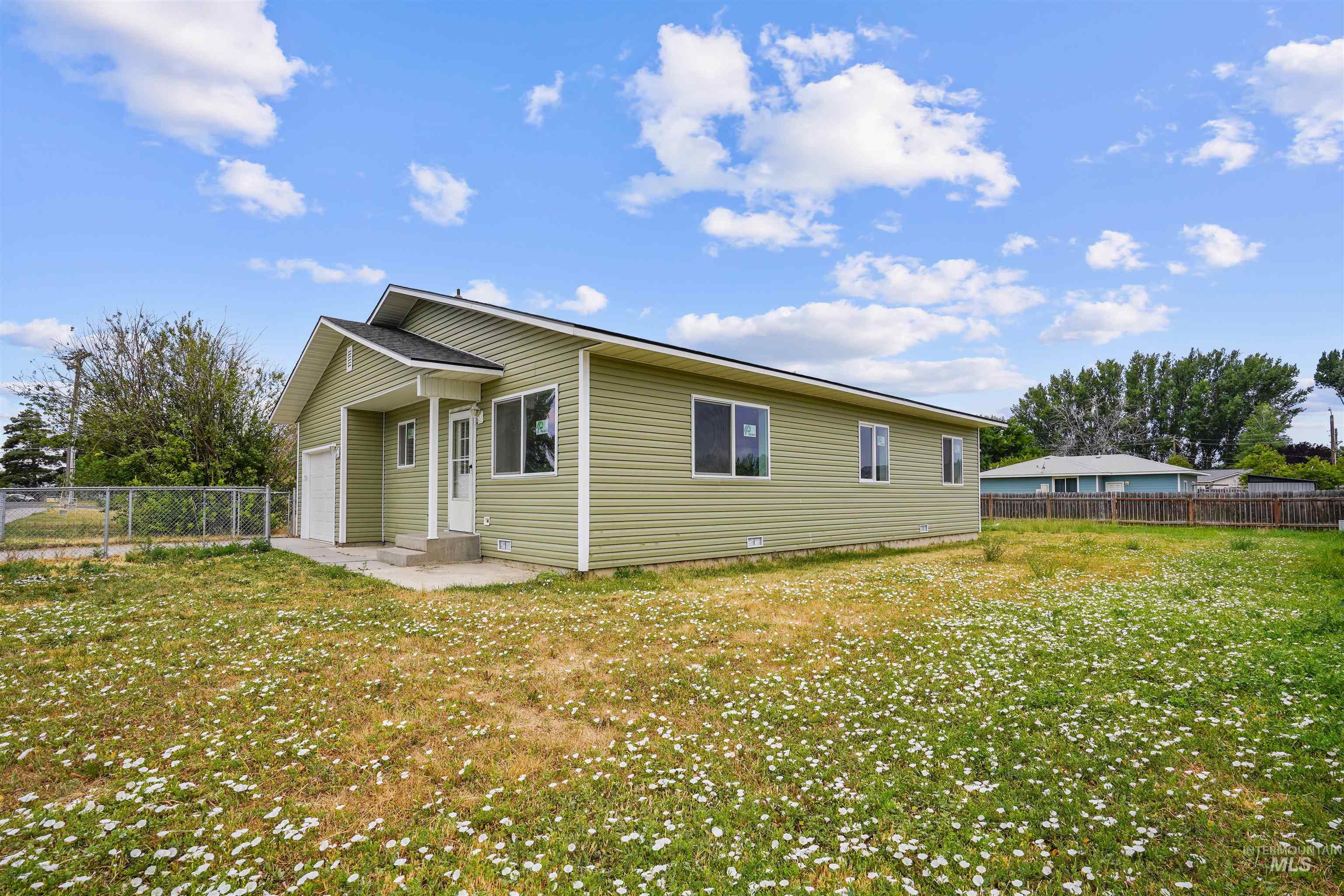 1441 E Street, Heyburn, Idaho 83336, 3 Bedrooms, 1 Bathroom, Residential For Sale, Price $275,000, 98995119