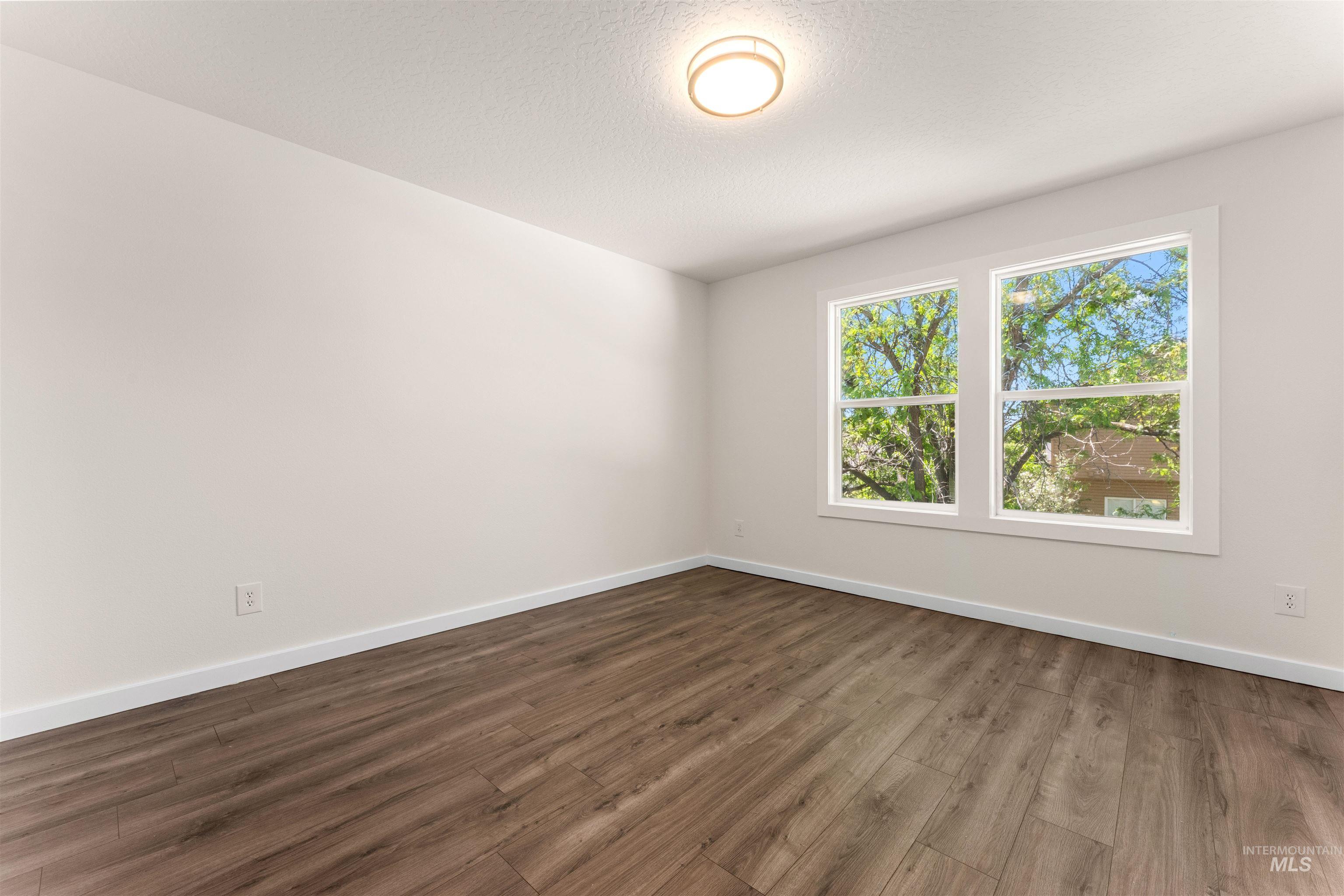3421 N Tweedbrook Pl., Boise, Idaho 83713, 5 Bedrooms, 2.5 Bathrooms, Residential For Sale, Price $599,990,MLS 98995120
