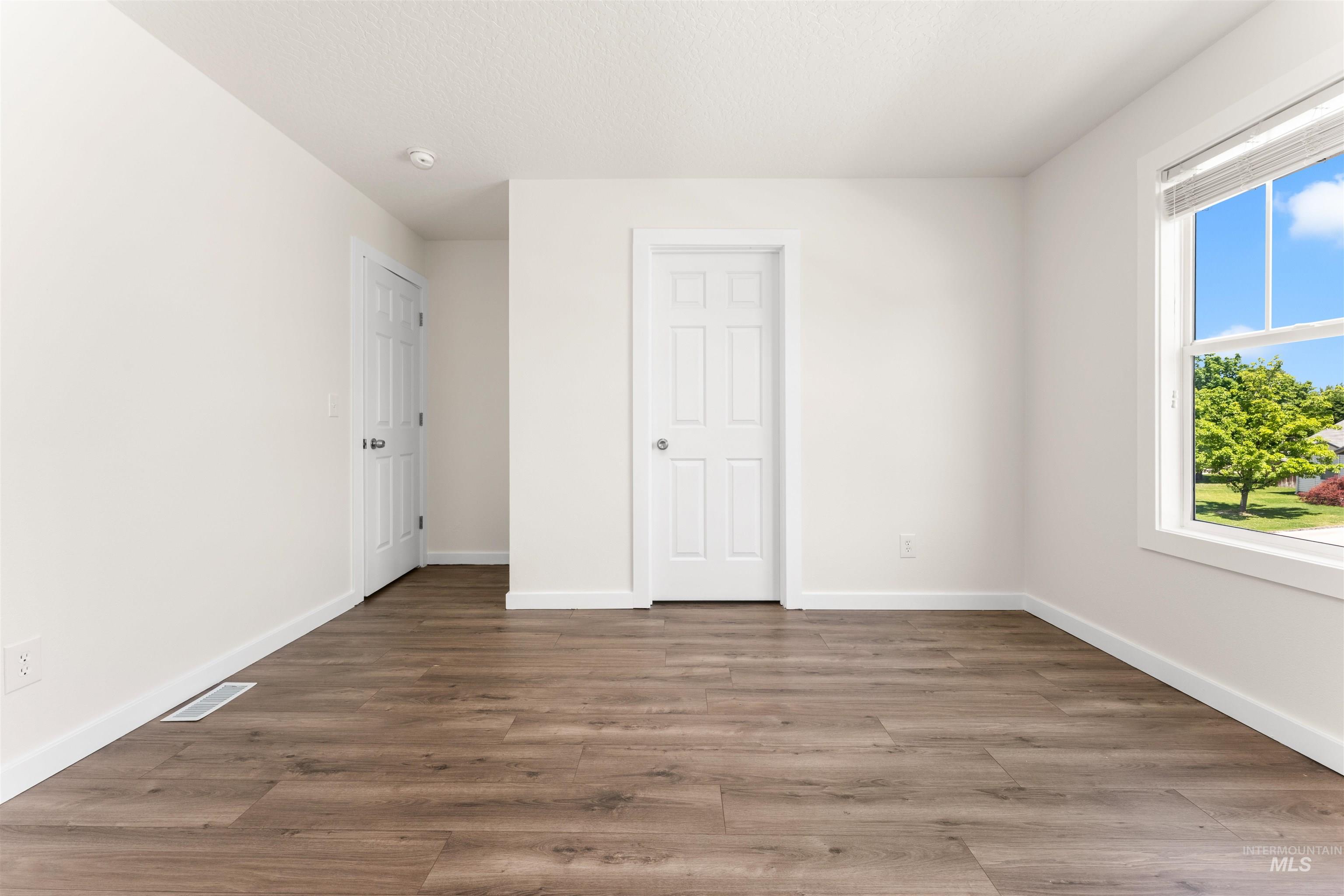 3421 N Tweedbrook Pl., Boise, Idaho 83713, 5 Bedrooms, 2.5 Bathrooms, Residential For Sale, Price $599,990,MLS 98995120