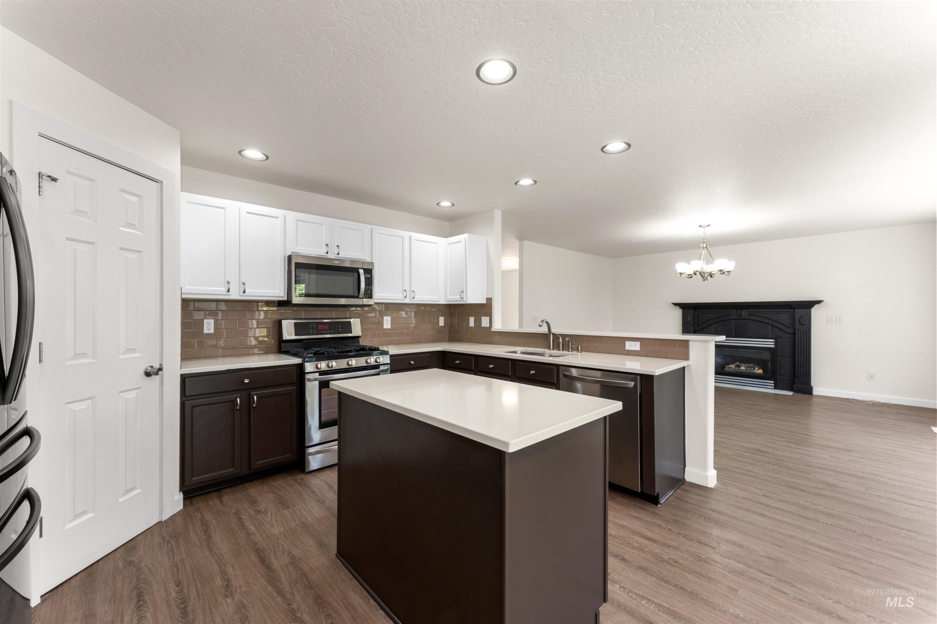3421 N Tweedbrook Pl., Boise, Idaho 83713, 5 Bedrooms, 2.5 Bathrooms, Residential For Sale, Price $599,990,MLS 98995120