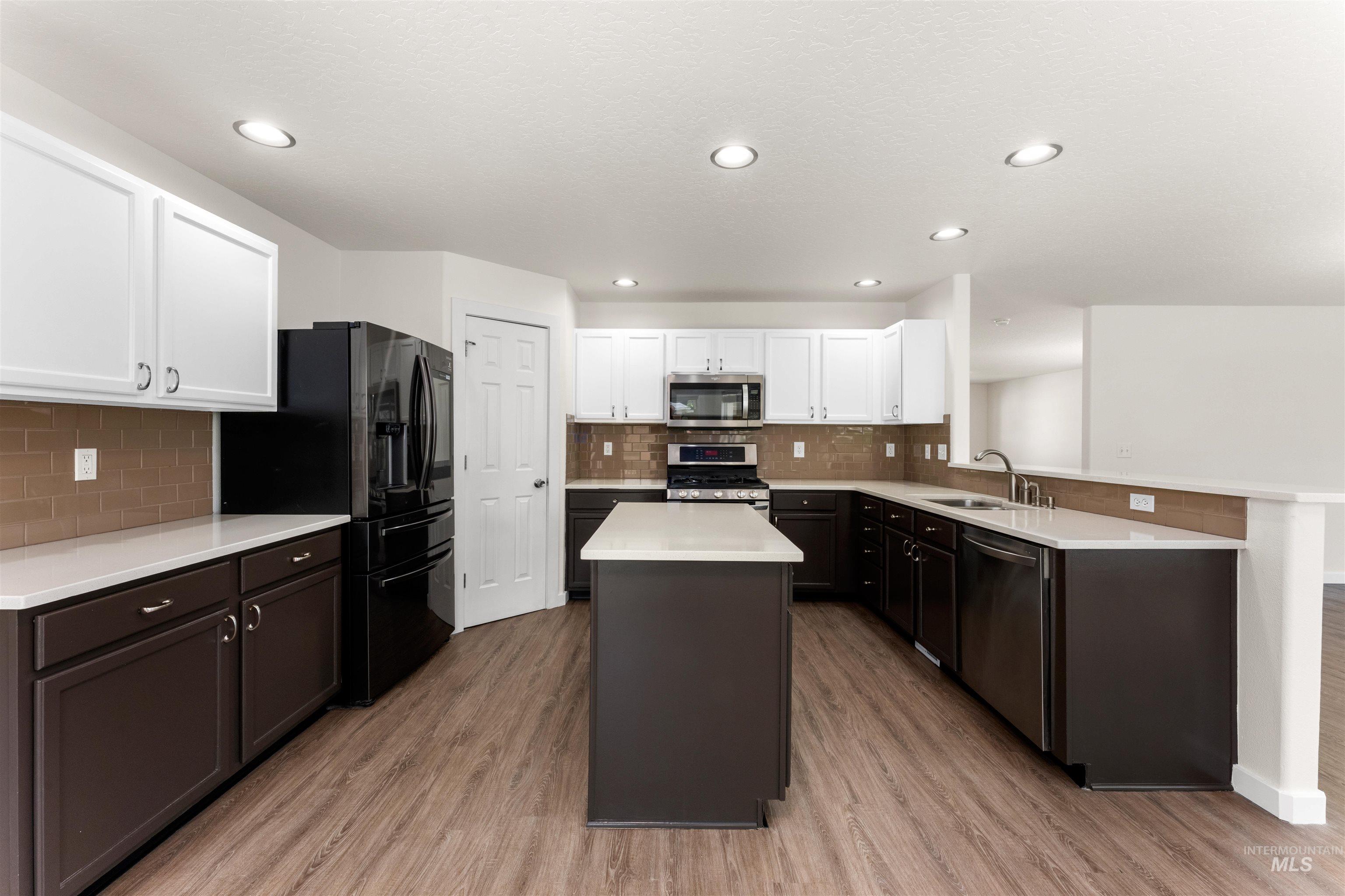 3421 N Tweedbrook Pl., Boise, Idaho 83713, 5 Bedrooms, 2.5 Bathrooms, Residential For Sale, Price $599,990,MLS 98995120