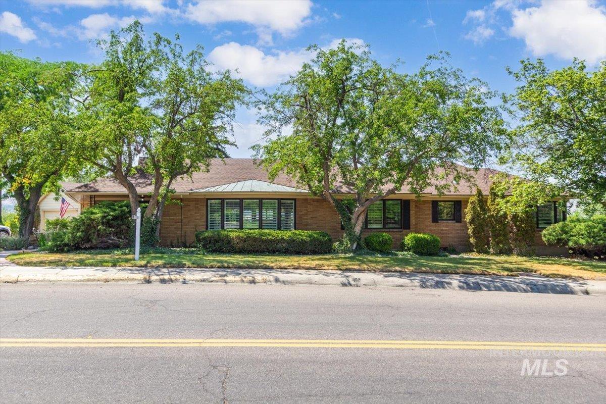 173 S 15th, Pocatello, Idaho 83201, 4 Bedrooms, 3.5 Bathrooms, Residential For Sale, Price $649,000,MLS 98995121
