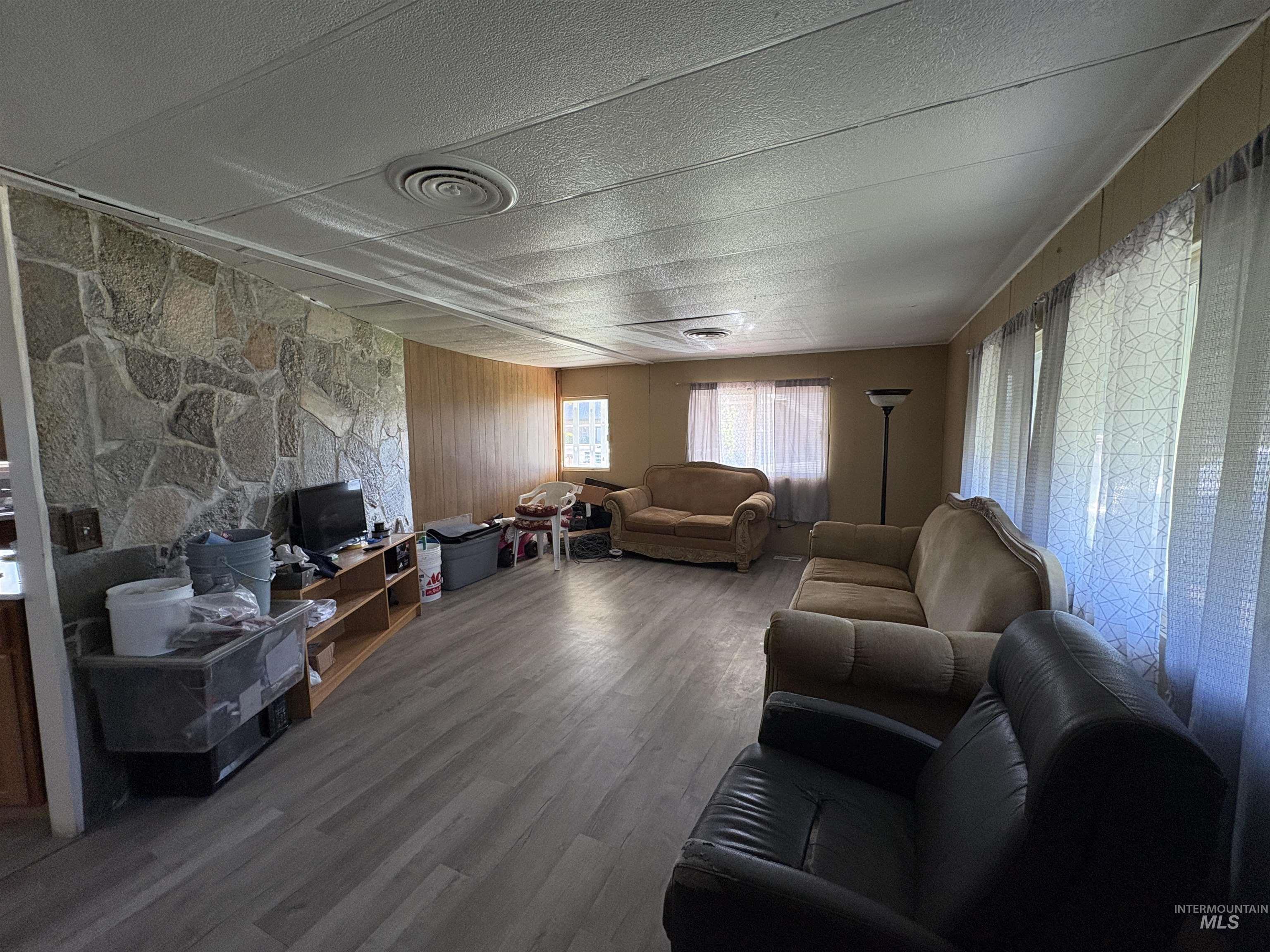 117 E 5th Street, Shoshone, Idaho 83352, 3 Bedrooms, 2 Bathrooms, Residential For Sale, Price $168,000, 98995123