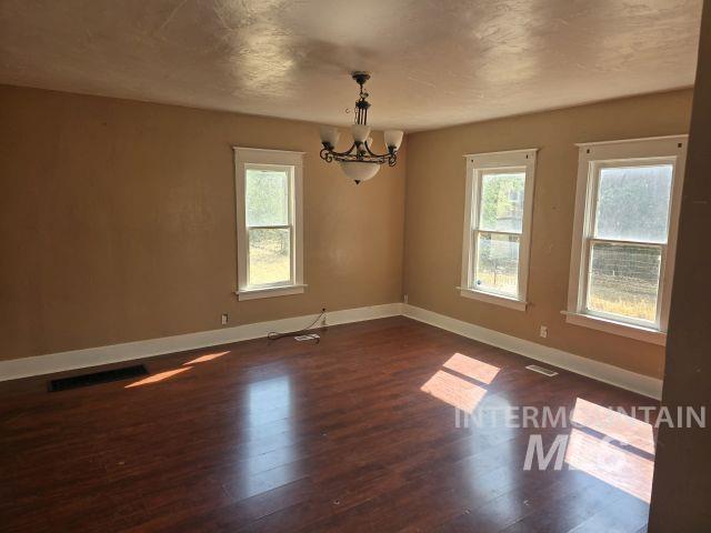 220 S 8th Ave, Buhl, Idaho 83316, 3 Bedrooms, 1 Bathroom, Residential For Sale, Price $239,900, 98995131