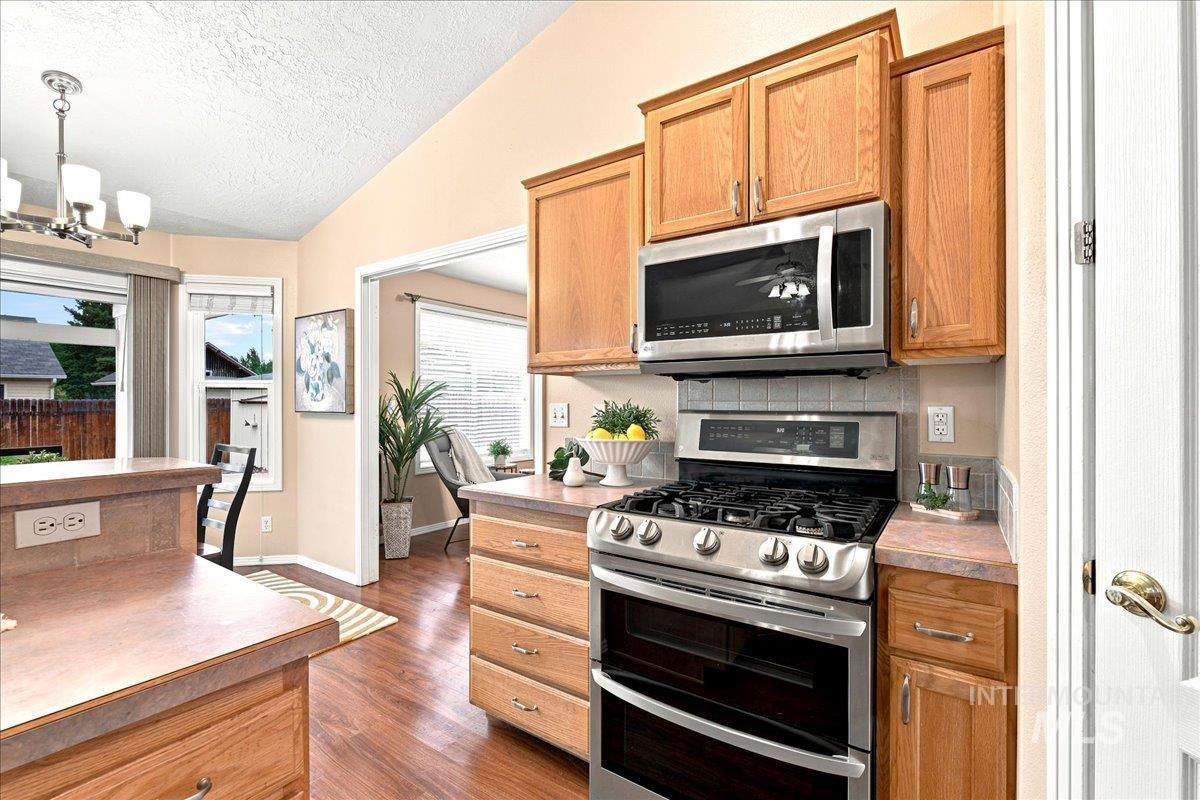 11214 W Poppy St, Boise, Idaho 83713, 4 Bedrooms, 2 Bathrooms, Residential For Sale, Price $459,900,MLS 98995132