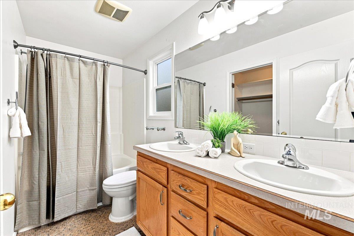 11214 W Poppy St, Boise, Idaho 83713, 4 Bedrooms, 2 Bathrooms, Residential For Sale, Price $459,900,MLS 98995132