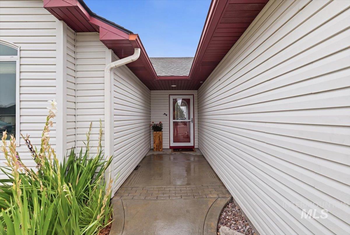 11214 W Poppy St, Boise, Idaho 83713, 4 Bedrooms, 2 Bathrooms, Residential For Sale, Price $459,900,MLS 98995132