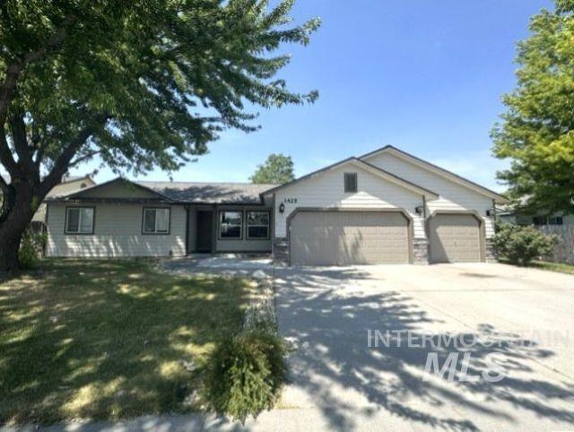 1425 SW Kursten Ave, Mountain Home, Idaho 83647, 4 Bedrooms, 2 Bathrooms, Residential For Sale, Price $398,000,MLS 98995136