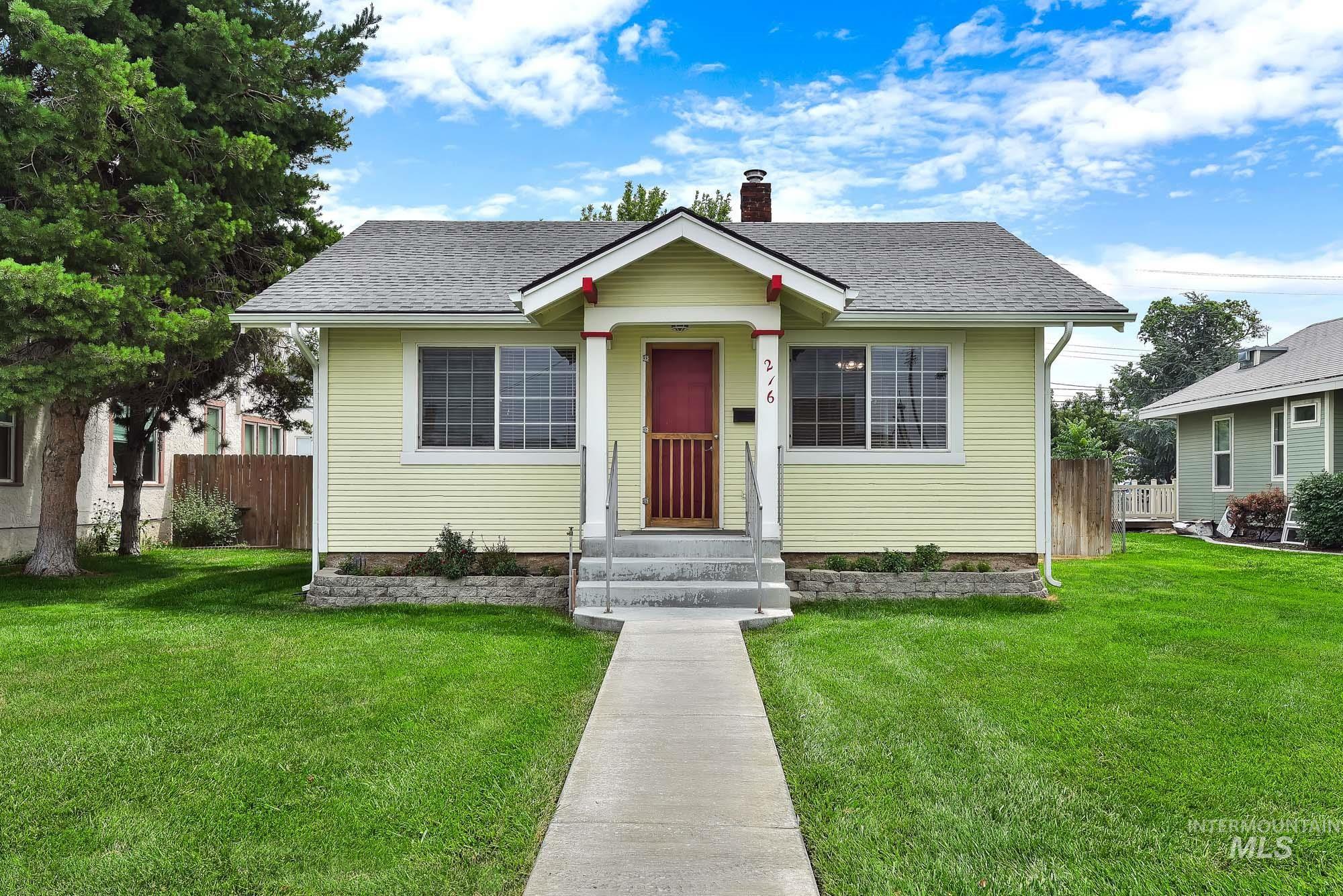216 14th Ave S, Nampa, Idaho 83651, 2 Bedrooms, 1 Bathroom, Residential For Sale, Price $295,000,MLS 98995140