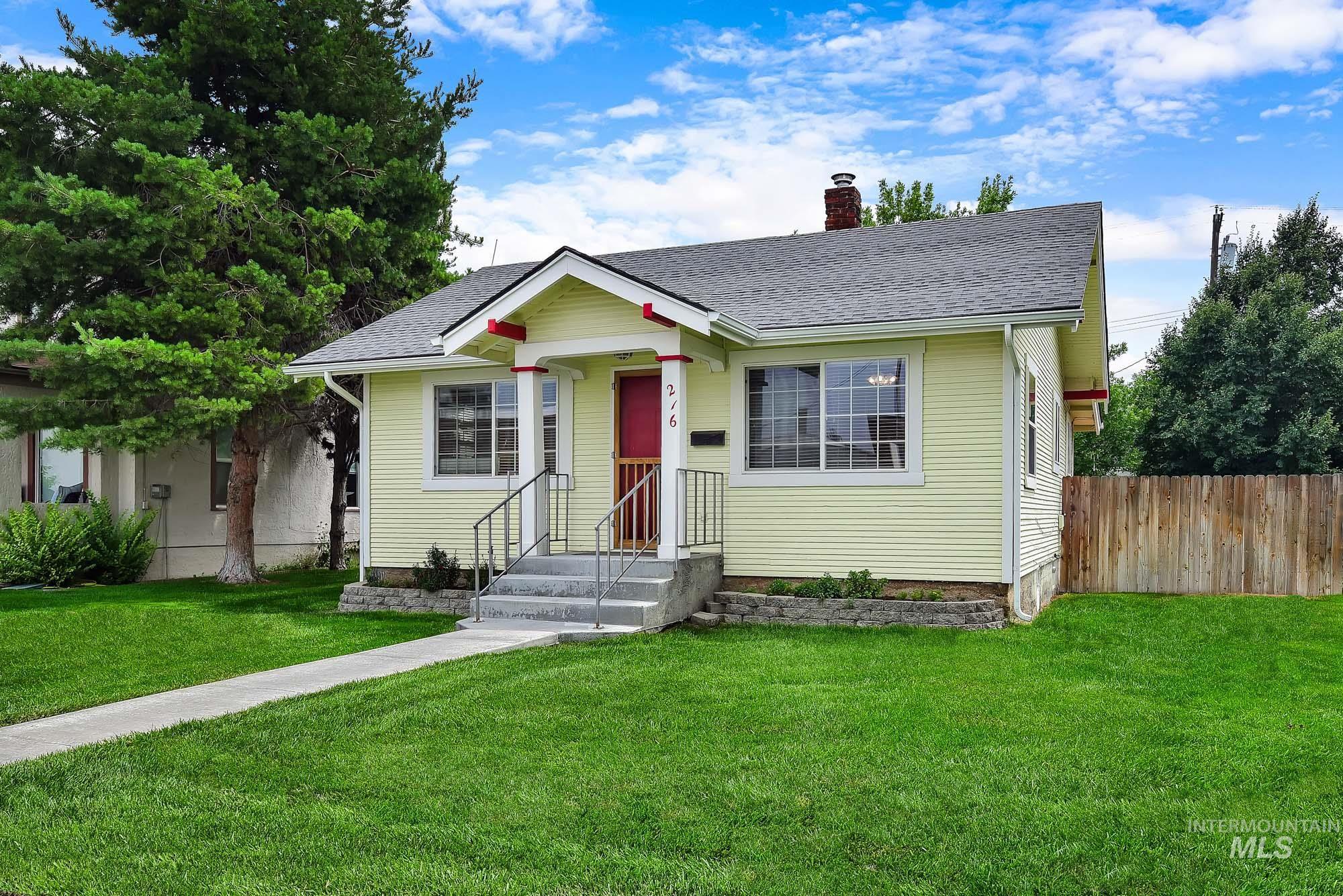 216 14th Ave S, Nampa, Idaho 83651, 2 Bedrooms, 1 Bathroom, Residential For Sale, Price $295,000, 98995140