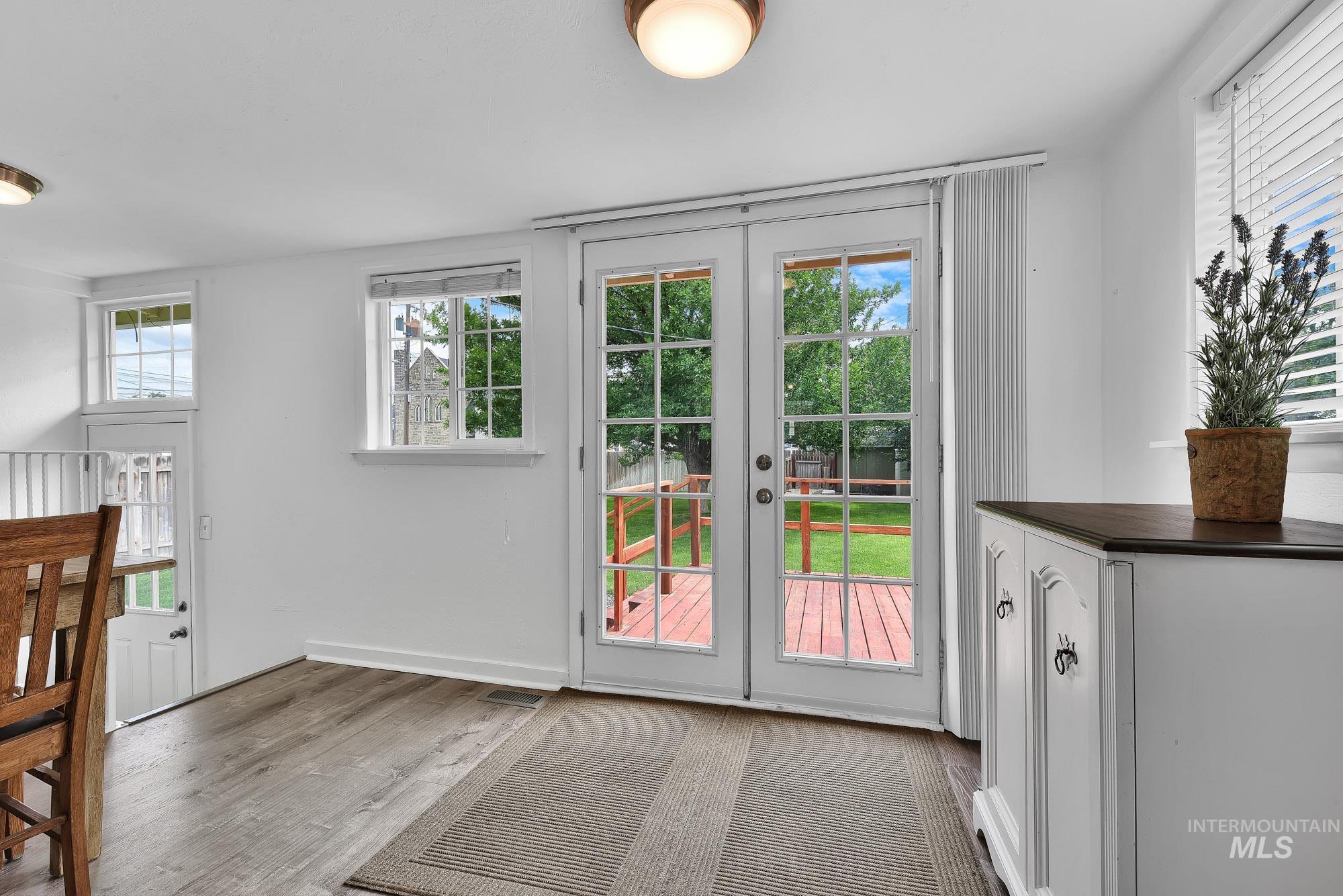 216 14th Ave S, Nampa, Idaho 83651, 2 Bedrooms, 1 Bathroom, Residential For Sale, Price $295,000, 98995140