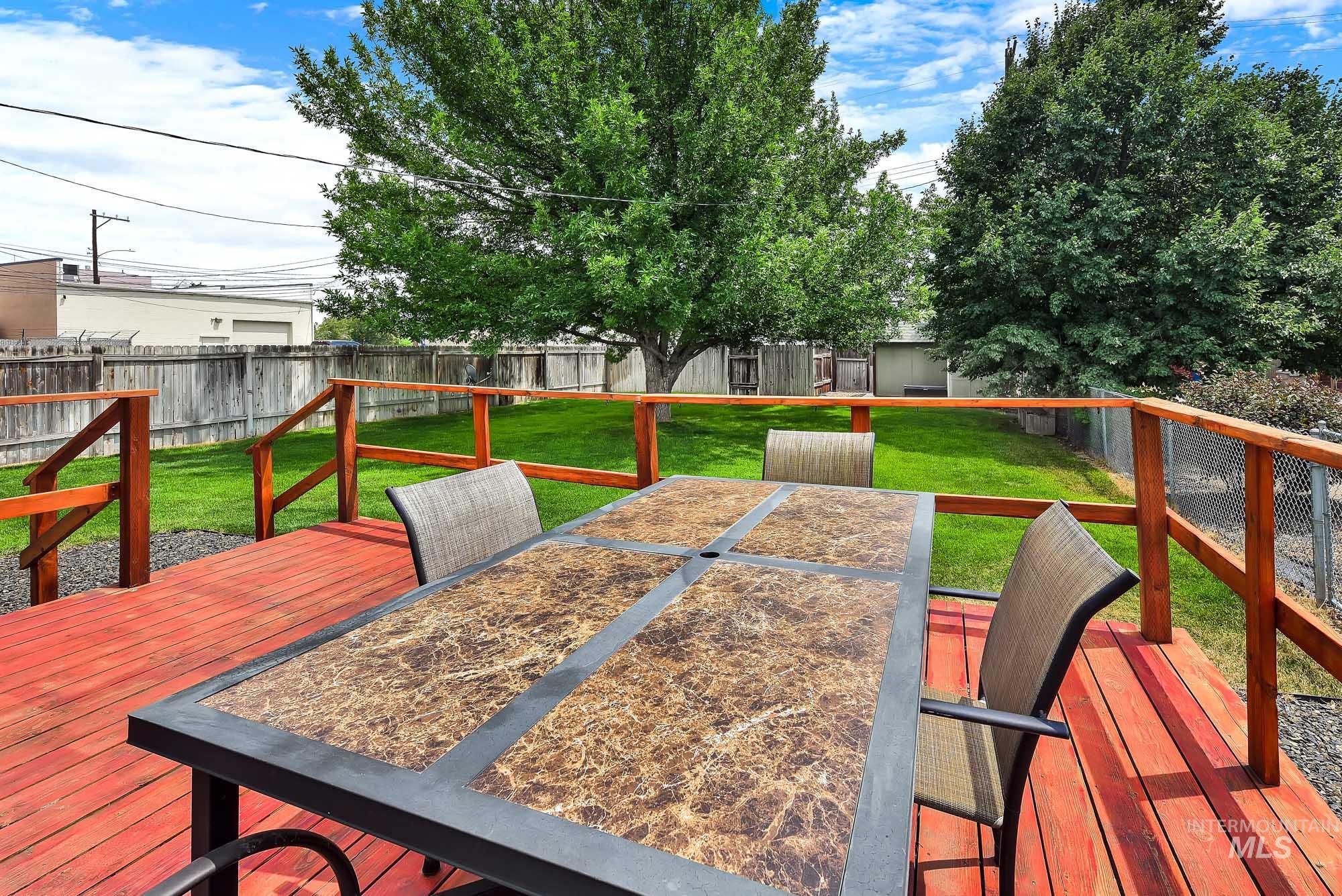 216 14th Ave S, Nampa, Idaho 83651, 2 Bedrooms, 1 Bathroom, Residential For Sale, Price $295,000, 98995140