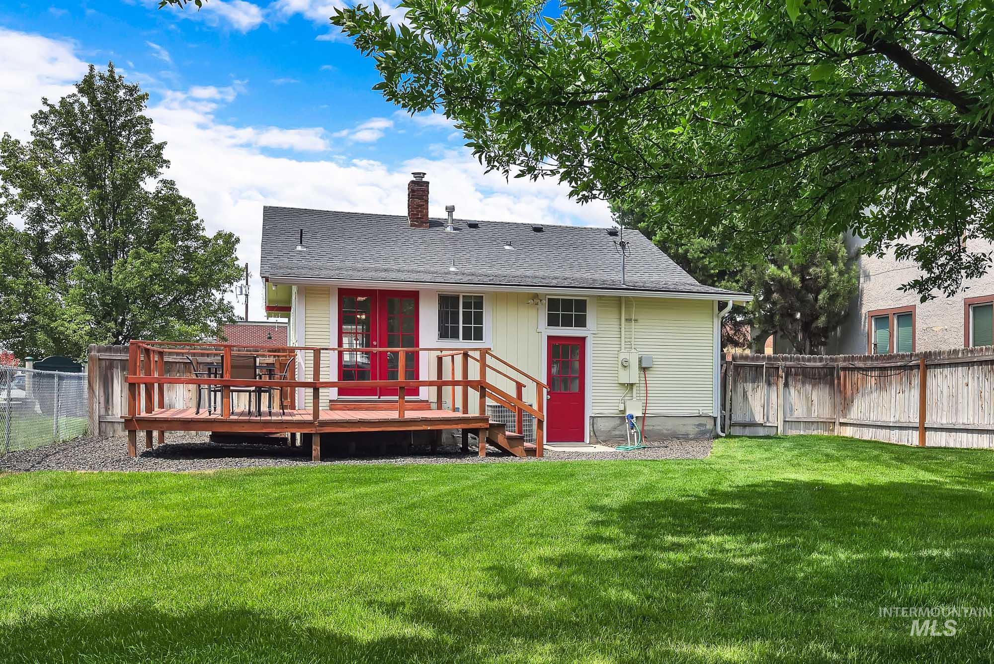 216 14th Ave S, Nampa, Idaho 83651, 2 Bedrooms, 1 Bathroom, Residential For Sale, Price $295,000, 98995140
