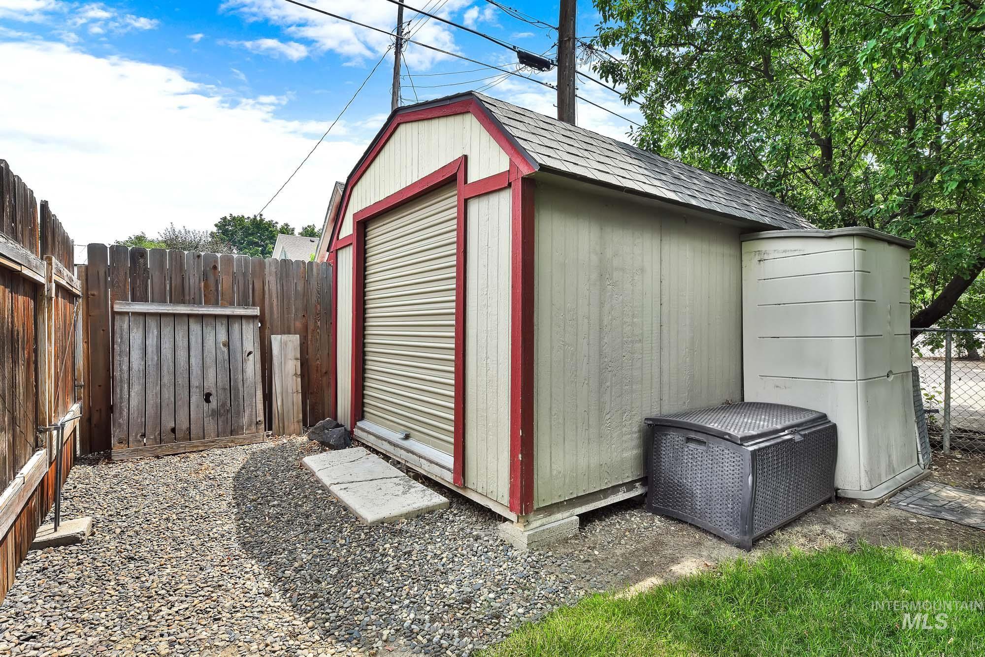216 14th Ave S, Nampa, Idaho 83651, 2 Bedrooms, 1 Bathroom, Residential For Sale, Price $295,000, 98995140