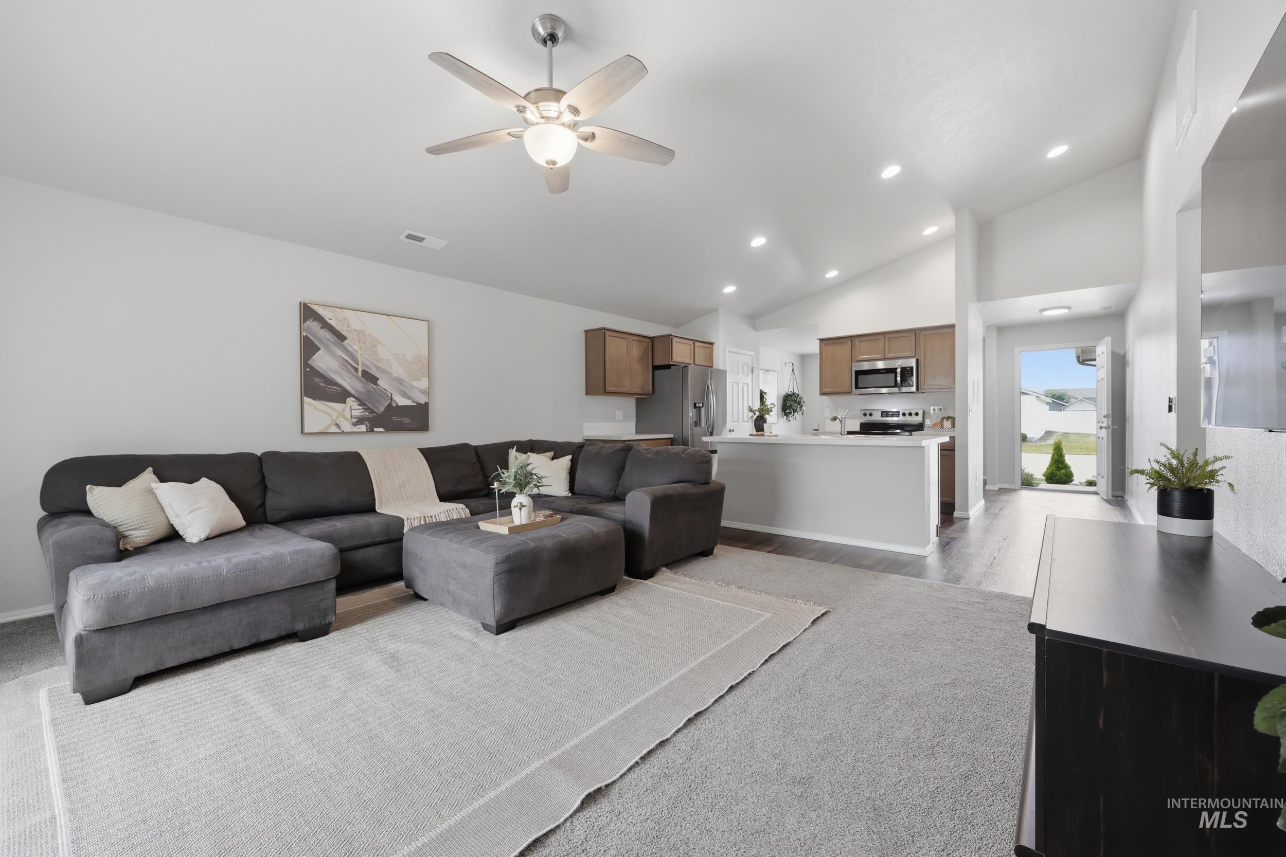 19602 Watling, Caldwell, Idaho 83605, 3 Bedrooms, 2 Bathrooms, Residential For Sale, Price $385,000,MLS 98995141