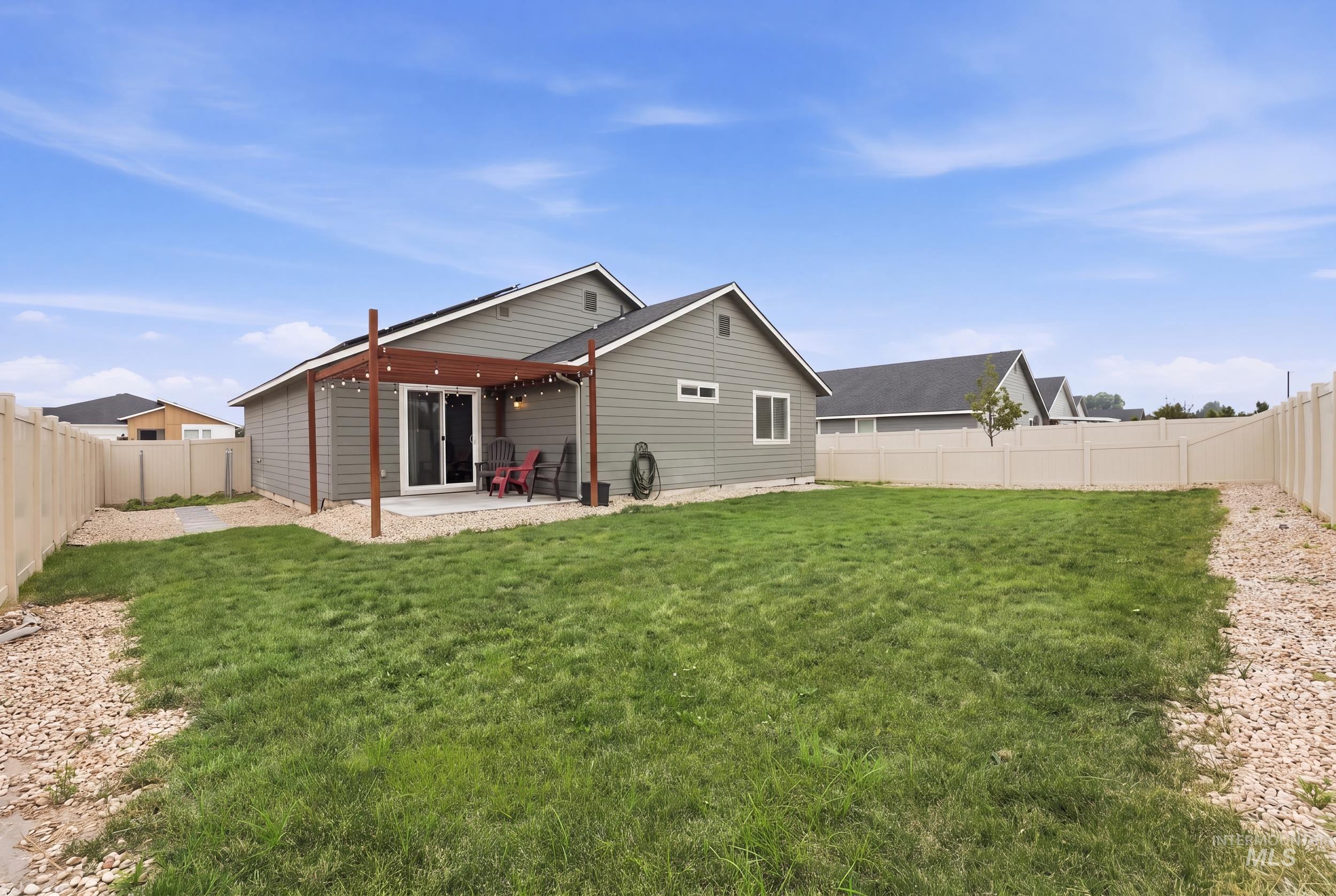 19602 Watling, Caldwell, Idaho 83605, 3 Bedrooms, 2 Bathrooms, Residential For Sale, Price $385,000,MLS 98995141