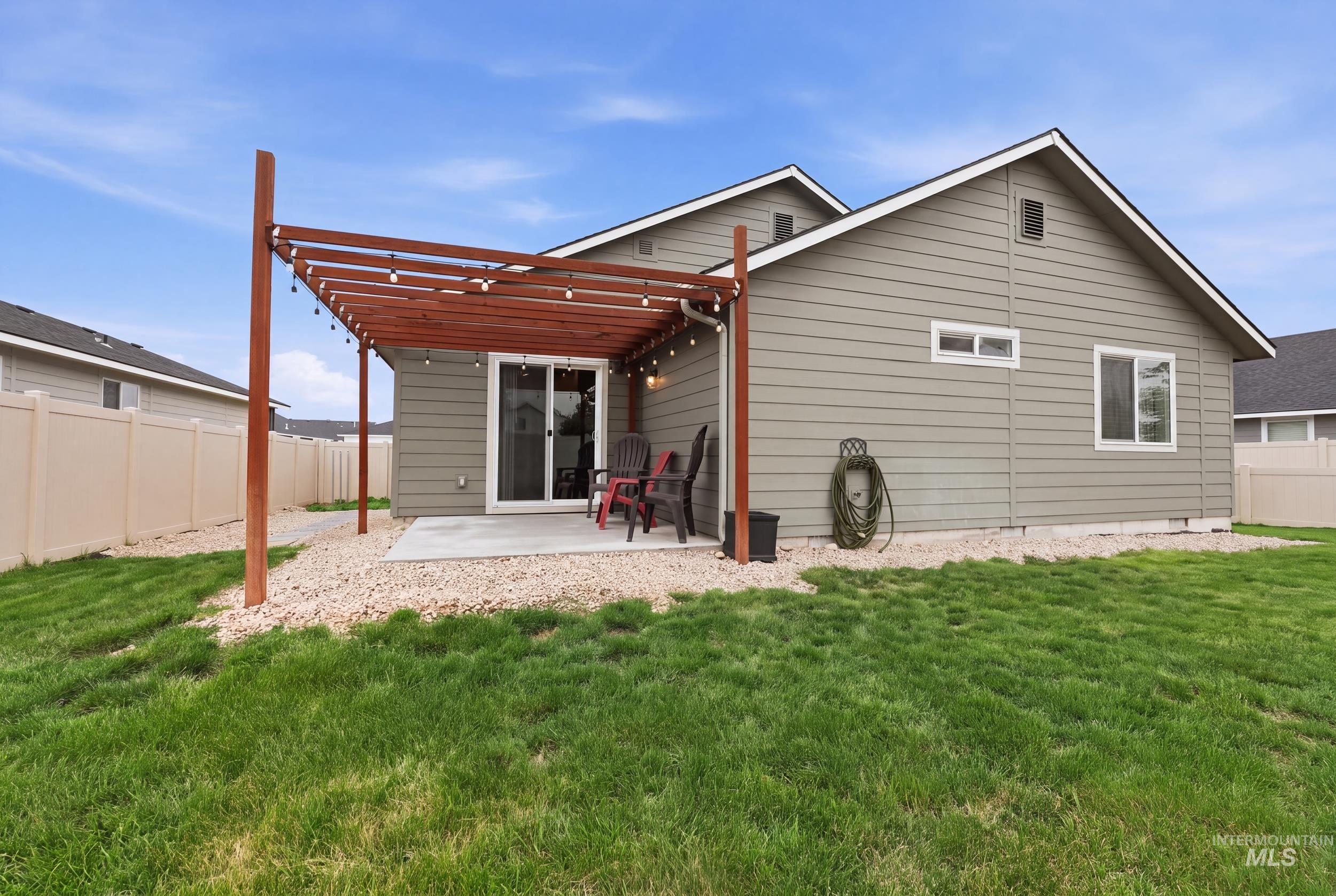 19602 Watling, Caldwell, Idaho 83605, 3 Bedrooms, 2 Bathrooms, Residential For Sale, Price $385,000,MLS 98995141