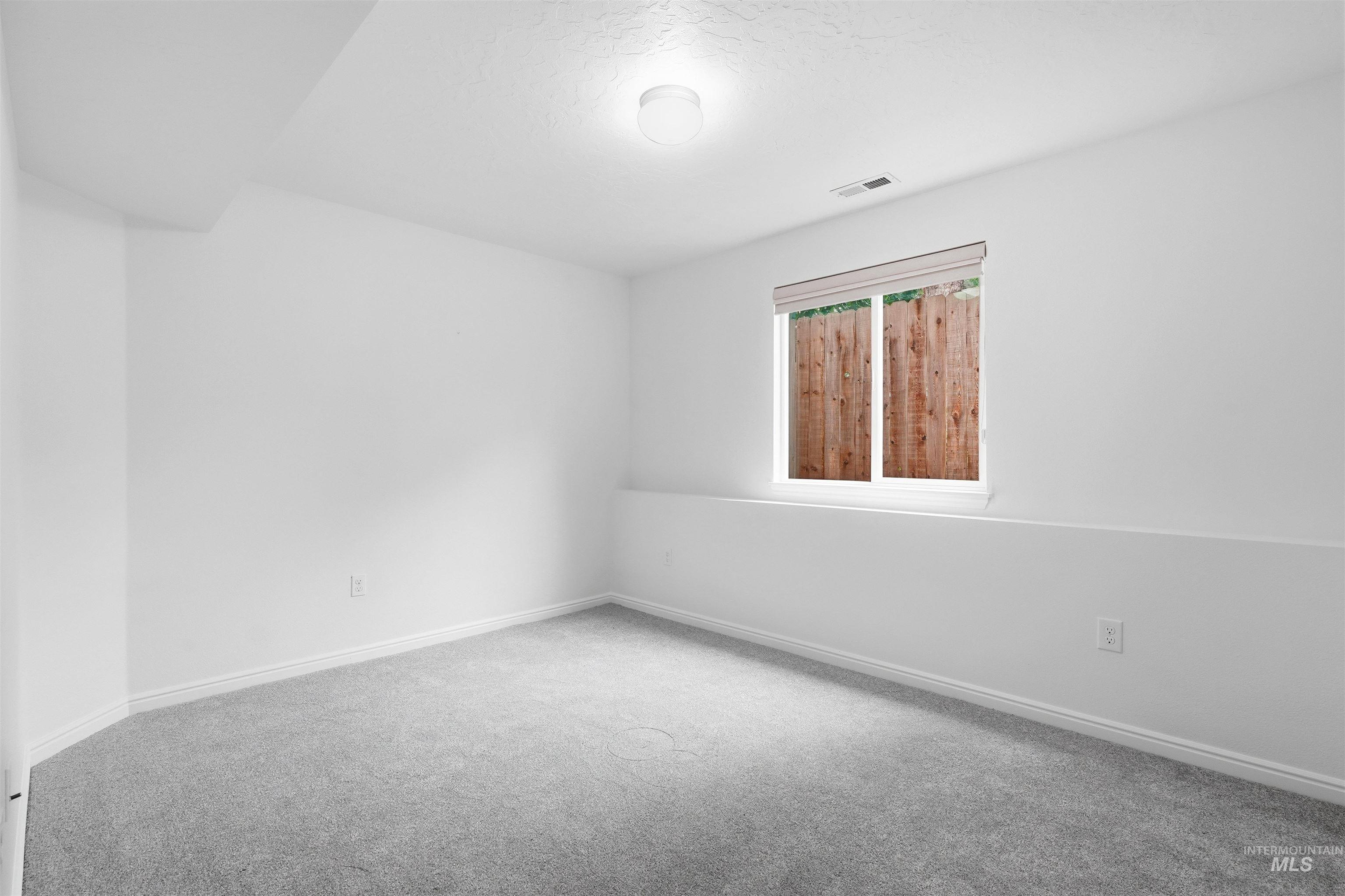6219 W York, Boise, Idaho 83704, 4 Bedrooms, 3.5 Bathrooms, Residential For Sale, Price $429,900, 98995142