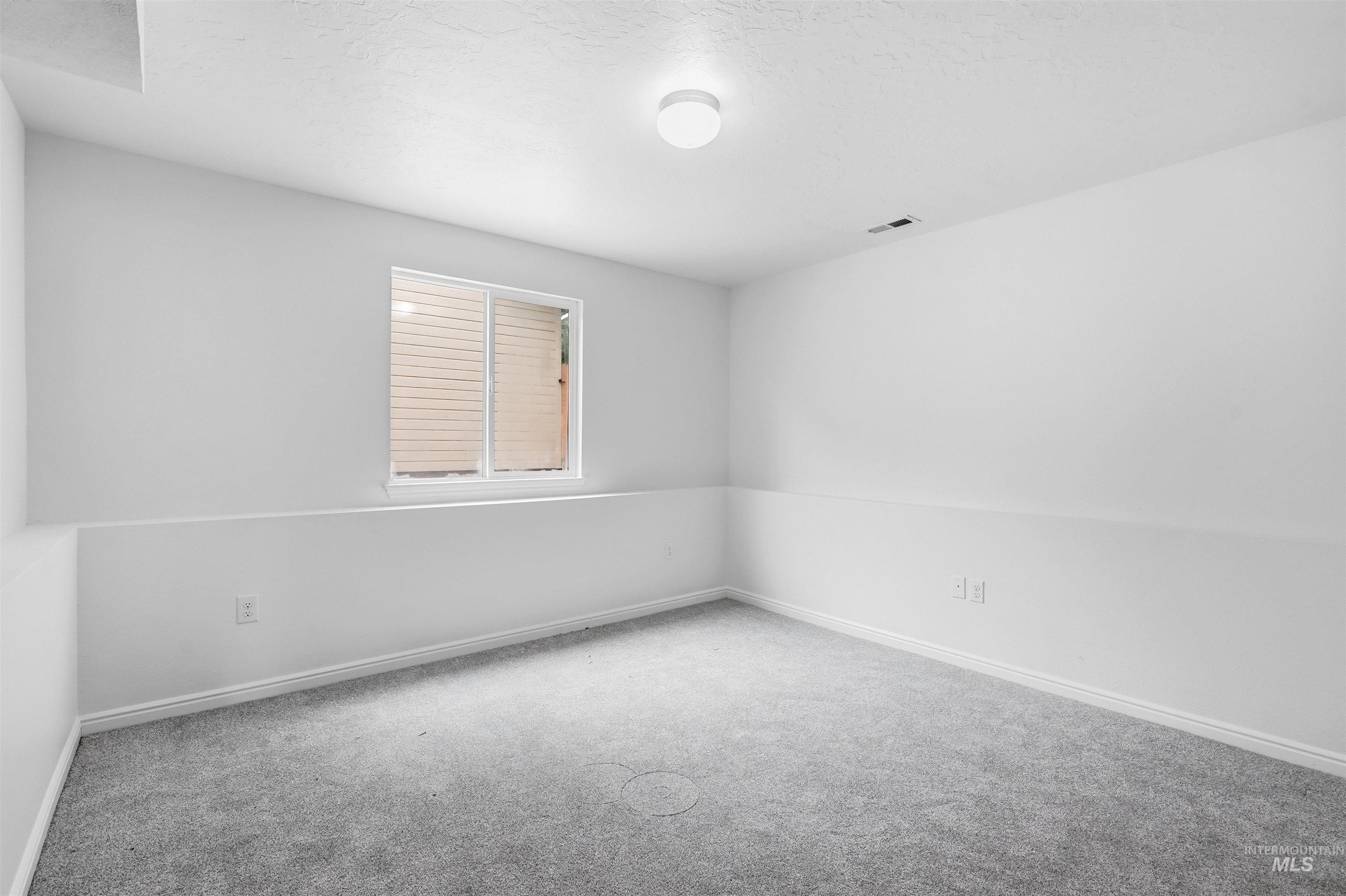6219 W York, Boise, Idaho 83704, 4 Bedrooms, 3.5 Bathrooms, Residential For Sale, Price $429,900, 98995142