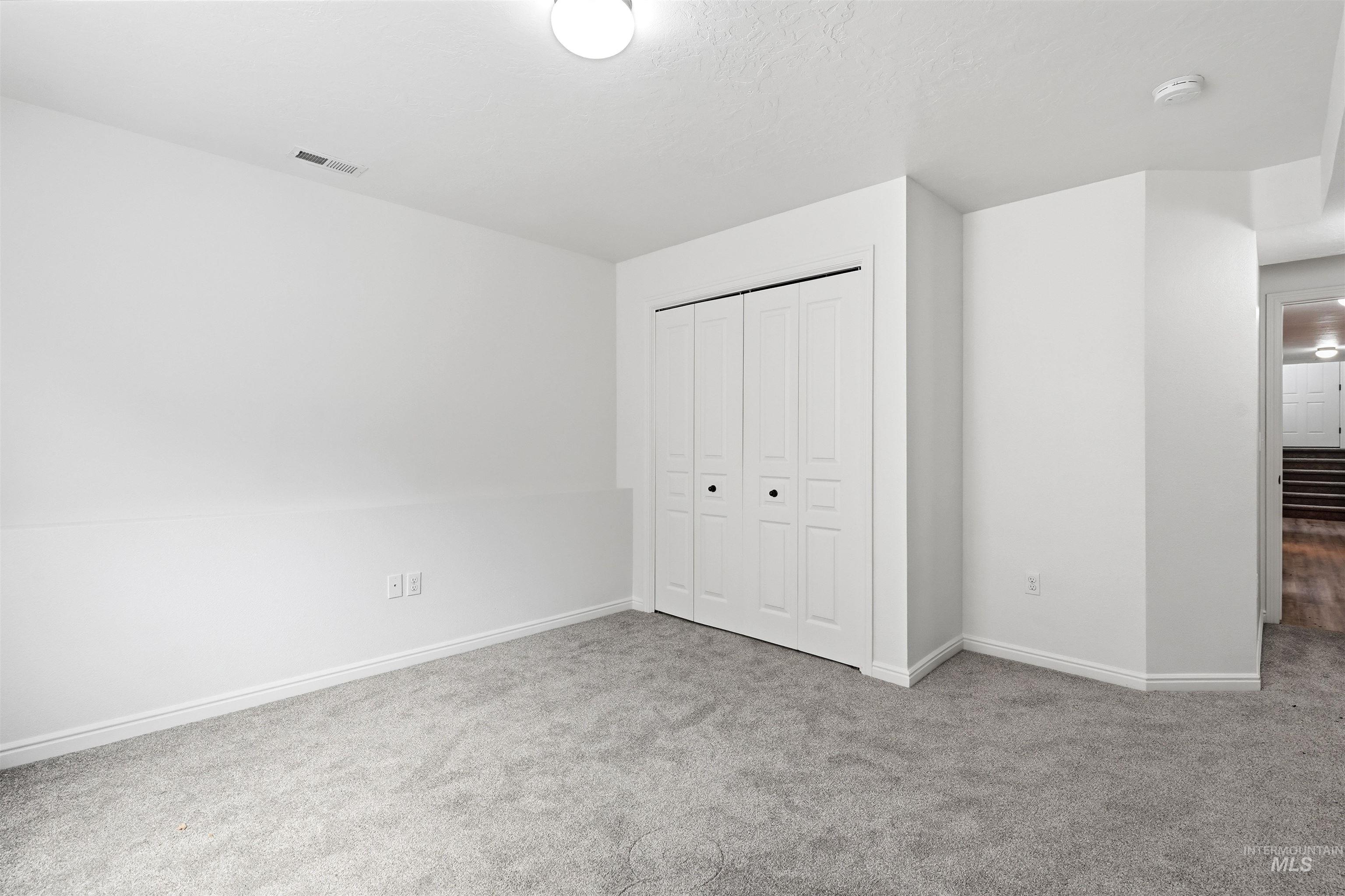 6219 W York, Boise, Idaho 83704, 4 Bedrooms, 3.5 Bathrooms, Residential For Sale, Price $429,900, 98995142