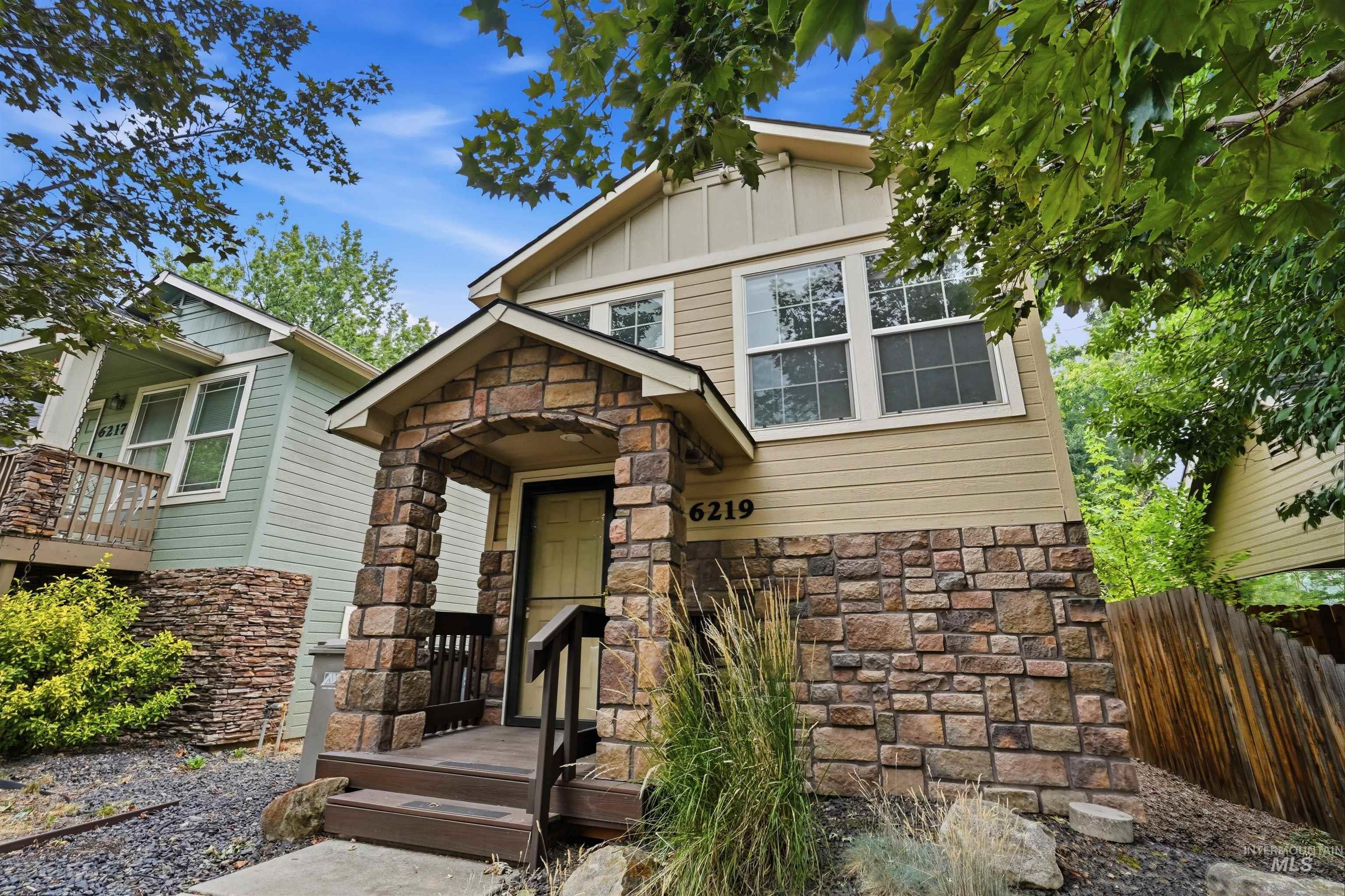 6219 W York, Boise, Idaho 83704, 4 Bedrooms, 3.5 Bathrooms, Residential For Sale, Price $429,900, 98995142