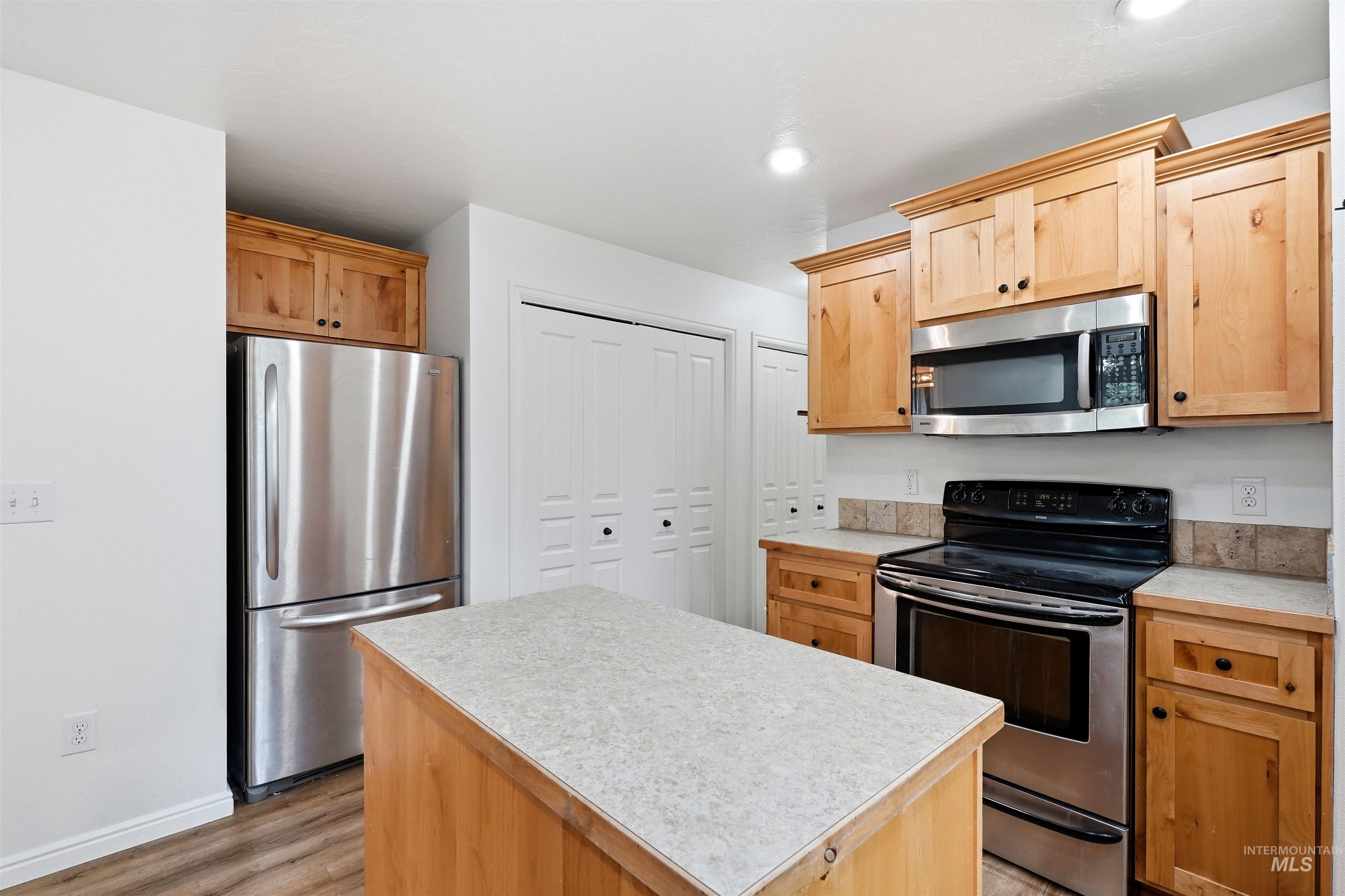 6219 W York, Boise, Idaho 83704, 4 Bedrooms, 3.5 Bathrooms, Residential For Sale, Price $429,900, 98995142
