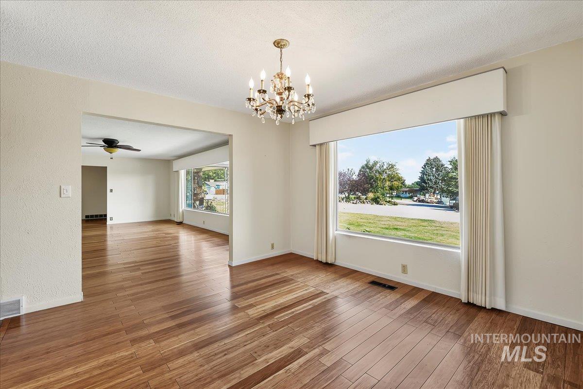 111 Palmer Dr, Nampa, Idaho 83686, 6 Bedrooms, 4 Bathrooms, Residential For Sale, Price $525,000, 98995145