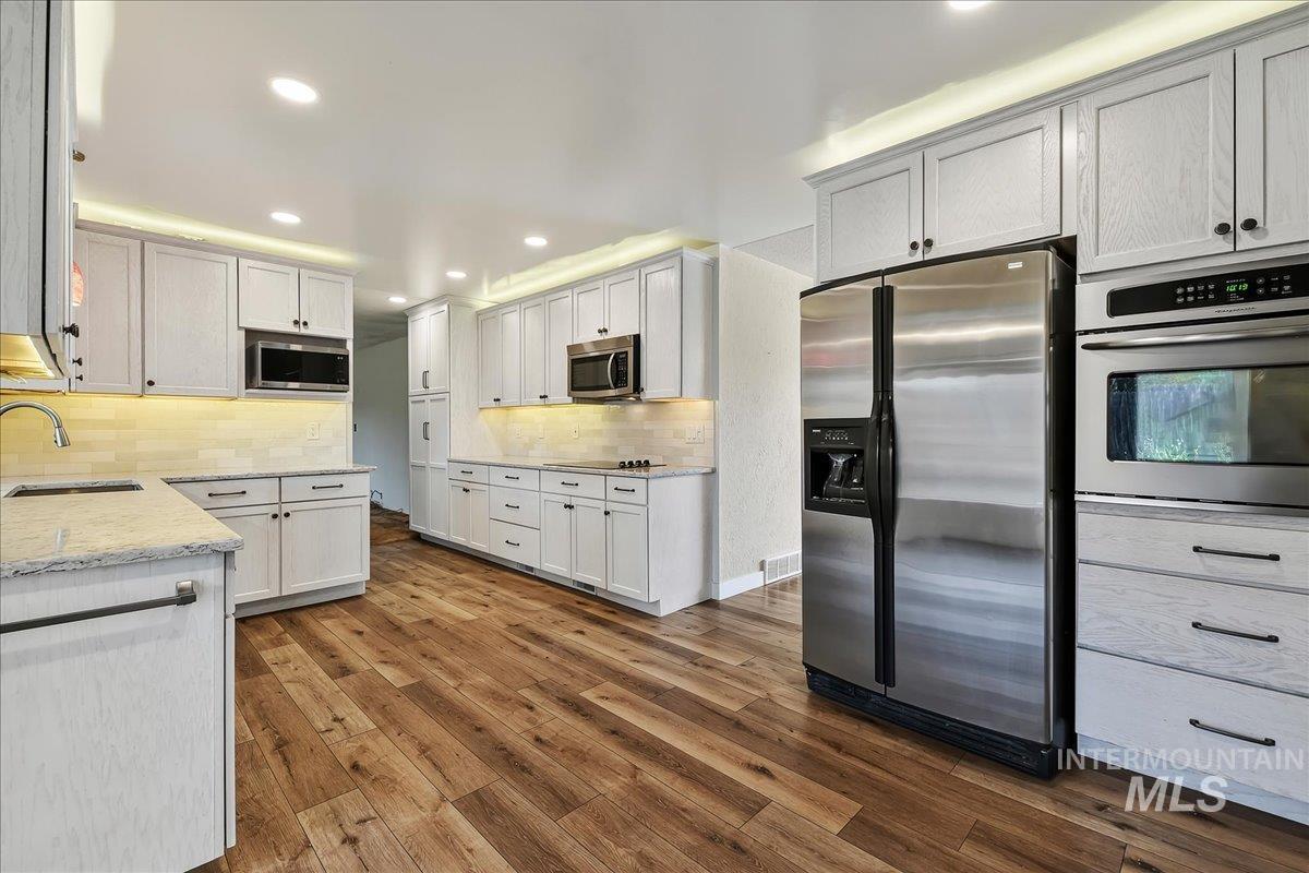 111 Palmer Dr, Nampa, Idaho 83686, 6 Bedrooms, 4 Bathrooms, Residential For Sale, Price $525,000, 98995145