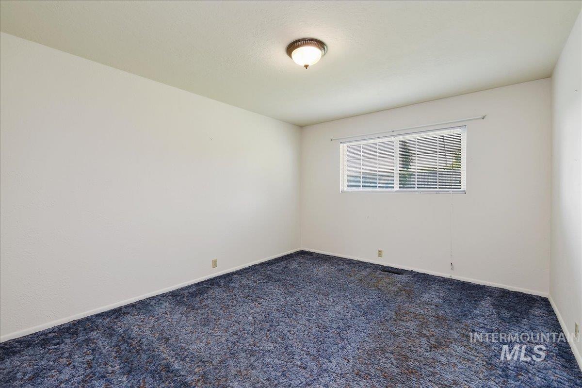 111 Palmer Dr, Nampa, Idaho 83686, 6 Bedrooms, 4 Bathrooms, Residential For Sale, Price $525,000, 98995145