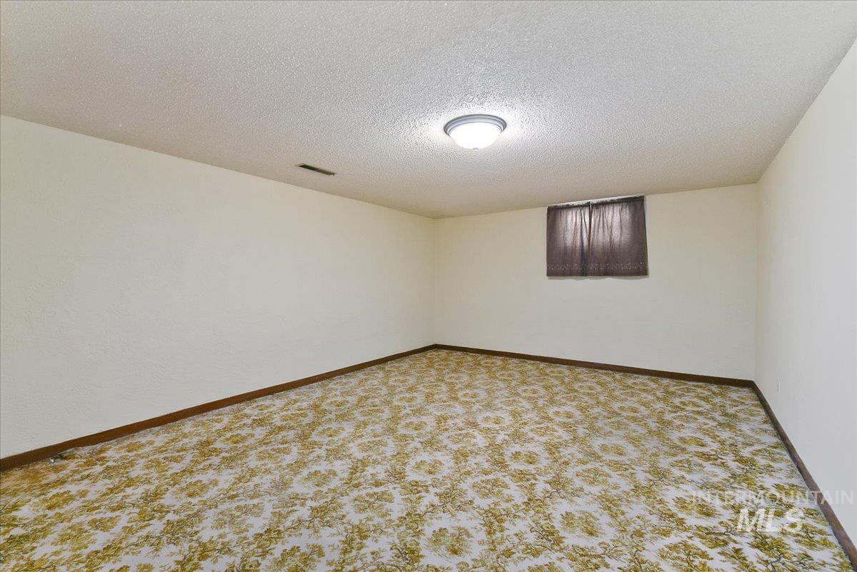 111 Palmer Dr, Nampa, Idaho 83686, 6 Bedrooms, 4 Bathrooms, Residential For Sale, Price $525,000, 98995145