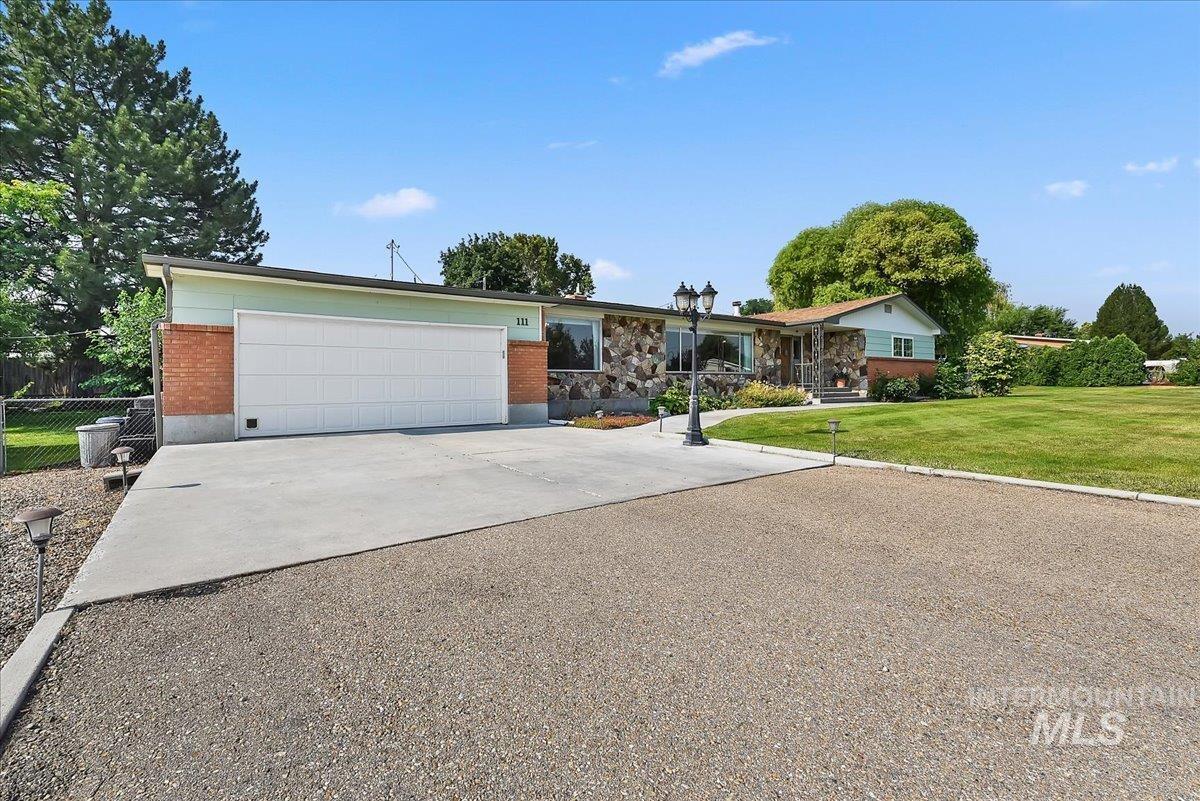 111 Palmer Dr, Nampa, Idaho 83686, 6 Bedrooms, 4 Bathrooms, Residential For Sale, Price $499,900,MLS 98995145