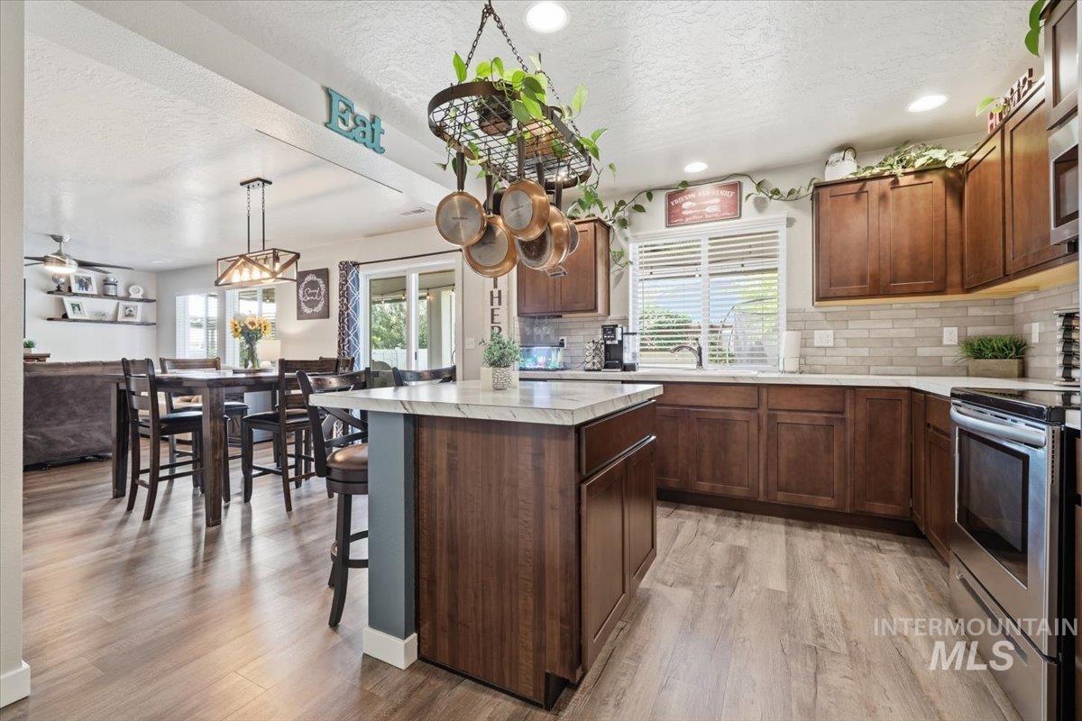 10615 Hackberry Street, Nampa, Idaho 83687, 4 Bedrooms, 2.5 Bathrooms, Residential For Sale, Price $459,000,MLS 98995146