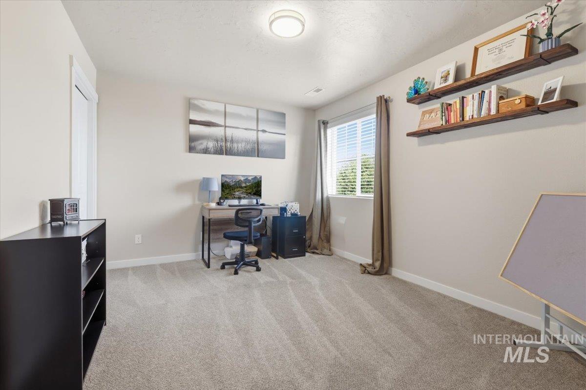 10615 Hackberry Street, Nampa, Idaho 83687, 4 Bedrooms, 2.5 Bathrooms, Residential For Sale, Price $459,000,MLS 98995146