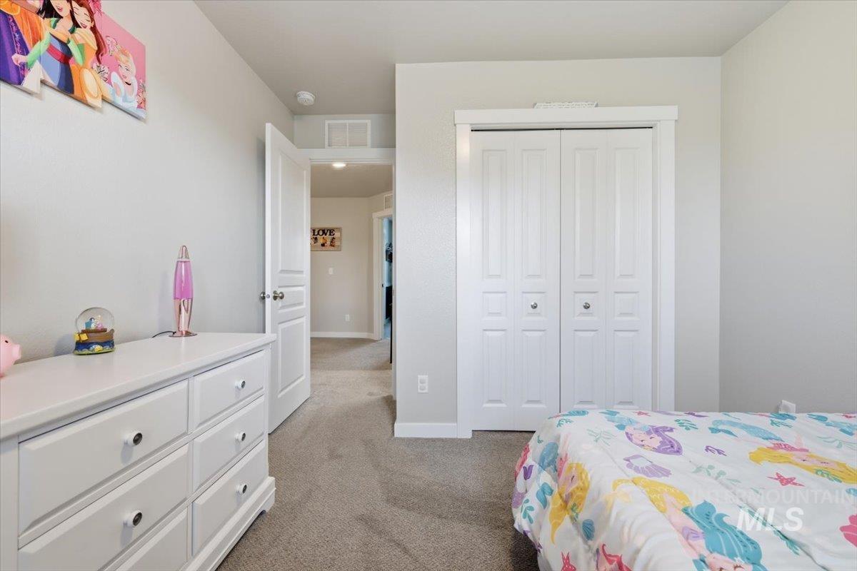 10615 Hackberry Street, Nampa, Idaho 83687, 4 Bedrooms, 2.5 Bathrooms, Residential For Sale, Price $459,000,MLS 98995146