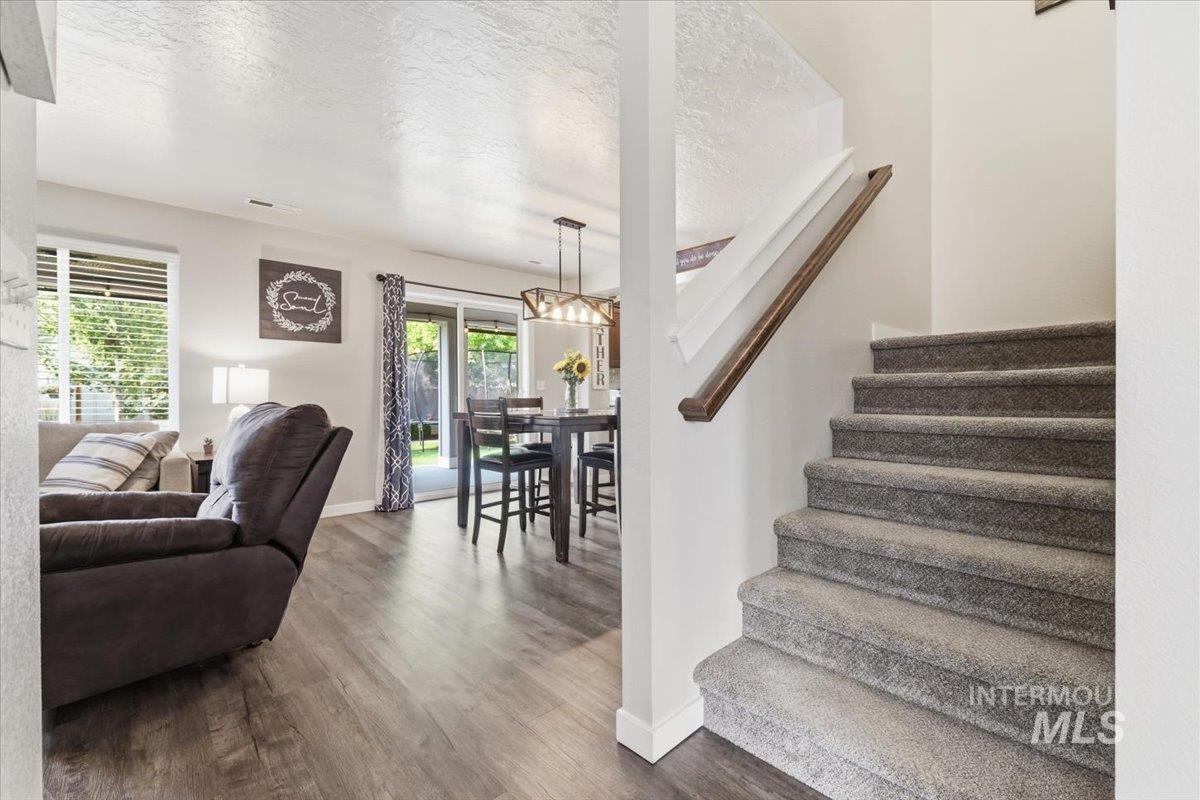 10615 Hackberry Street, Nampa, Idaho 83687, 4 Bedrooms, 2.5 Bathrooms, Residential For Sale, Price $459,000,MLS 98995146