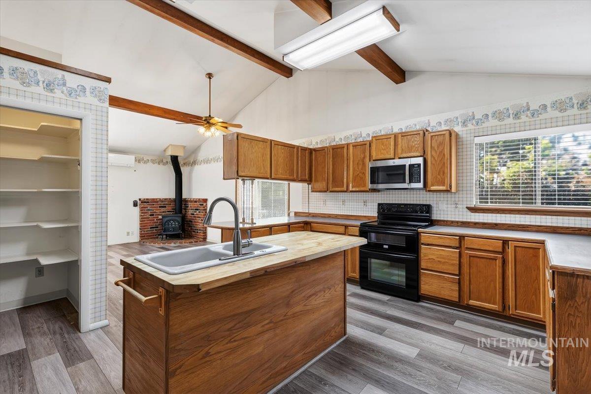 6909 W. Sunnybrook Dr, Boise, Idaho 83709, 4 Bedrooms, 2 Bathrooms, Residential For Sale, Price $569,900,MLS 98995147