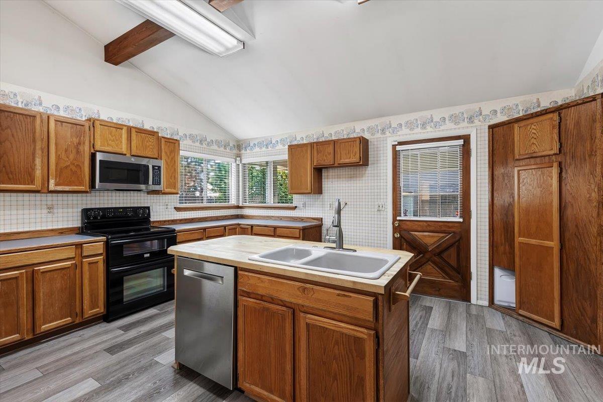 6909 W. Sunnybrook Dr, Boise, Idaho 83709, 4 Bedrooms, 2 Bathrooms, Residential For Sale, Price $569,900,MLS 98995147