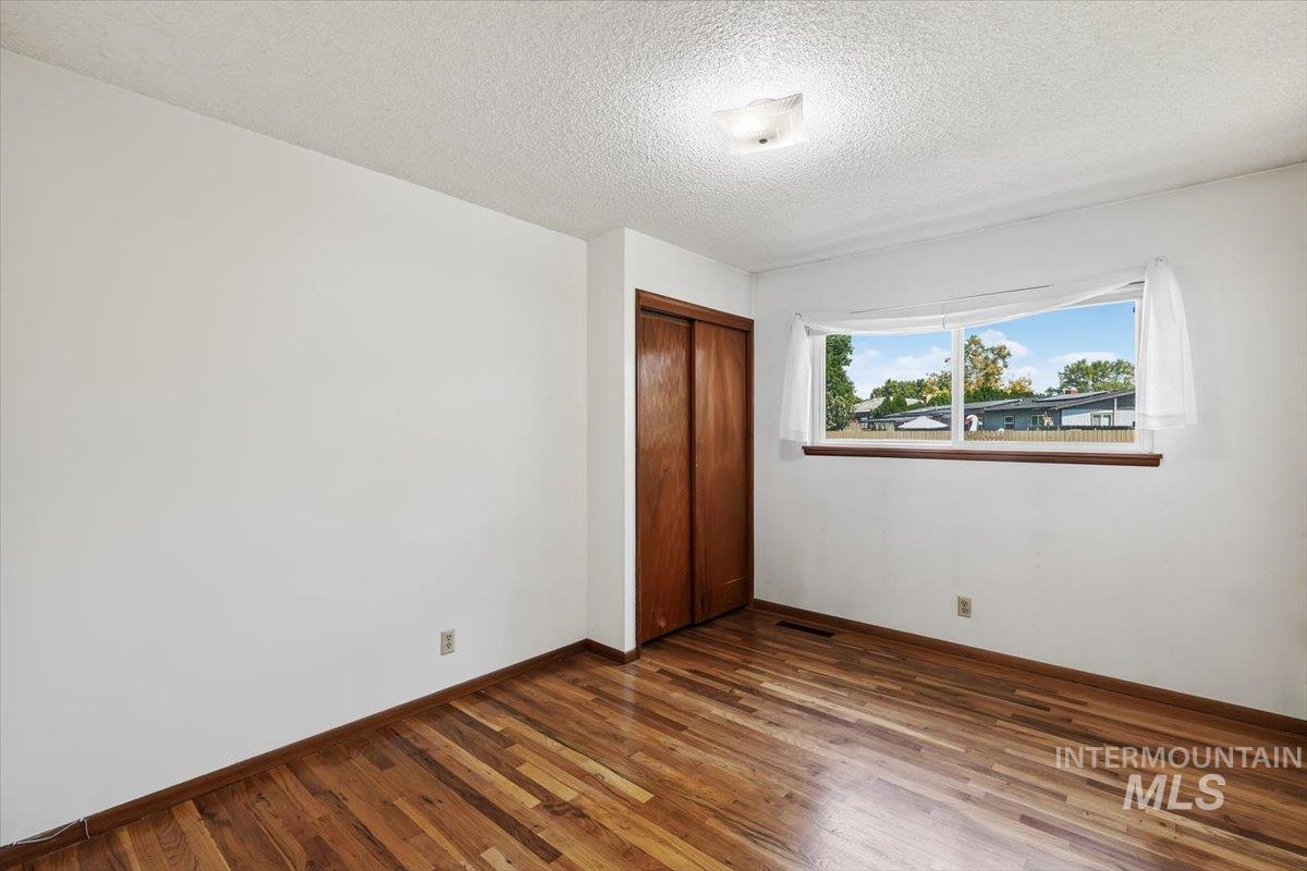 6909 W. Sunnybrook Dr, Boise, Idaho 83709, 4 Bedrooms, 2 Bathrooms, Residential For Sale, Price $569,900,MLS 98995147