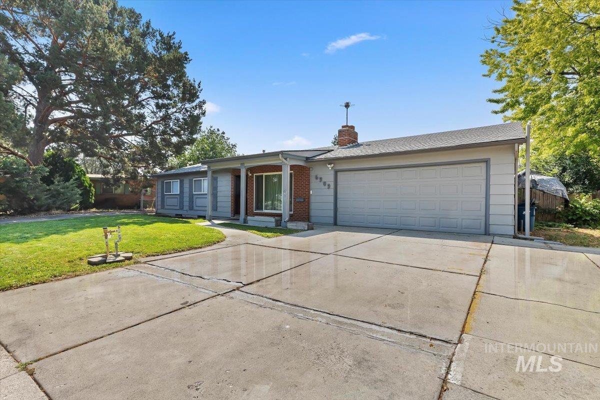 6909 W. Sunnybrook Dr, Boise, Idaho 83709, 4 Bedrooms, 2 Bathrooms, Residential For Sale, Price $569,900,MLS 98995147