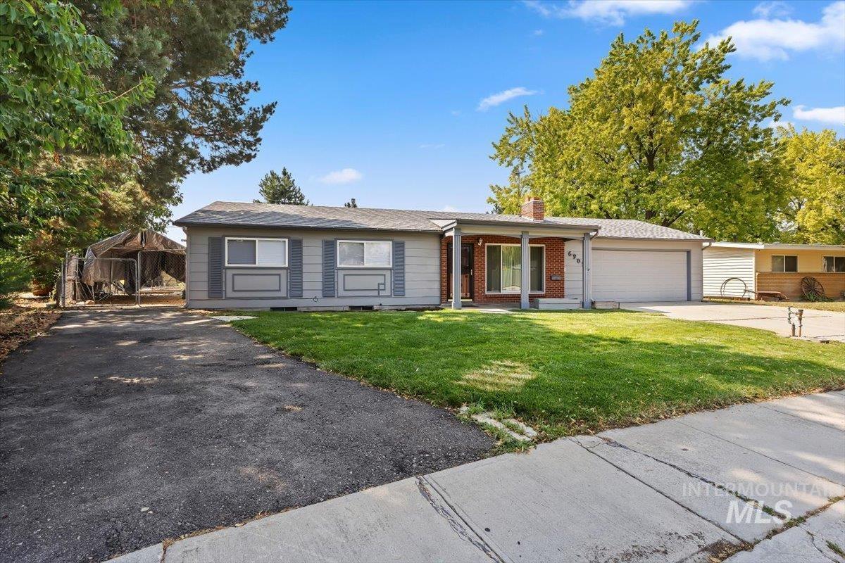 6909 W. Sunnybrook Dr, Boise, Idaho 83709, 4 Bedrooms, 2 Bathrooms, Residential For Sale, Price $569,900,MLS 98995147