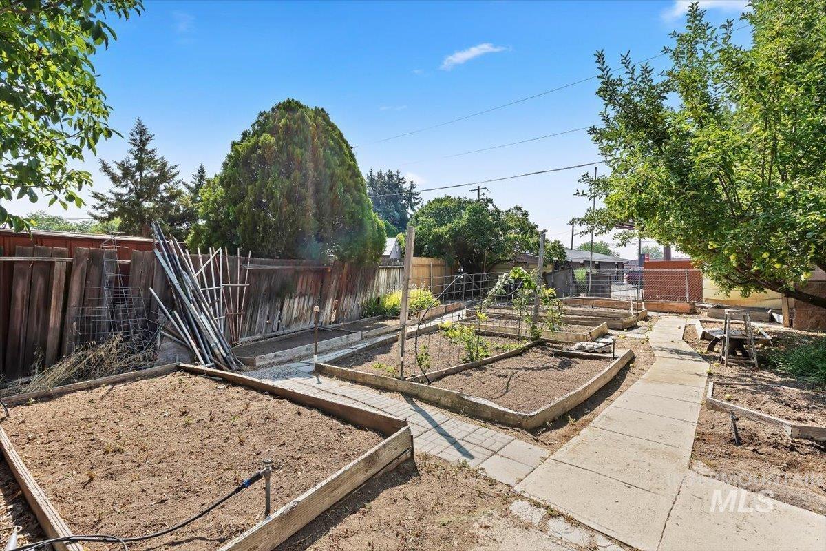 6909 W. Sunnybrook Dr, Boise, Idaho 83709, 4 Bedrooms, 2 Bathrooms, Residential For Sale, Price $569,900,MLS 98995147