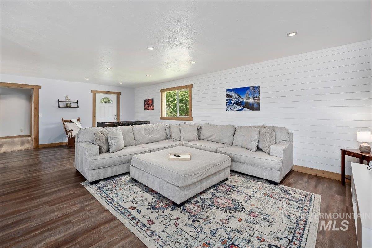 13 N 200 E, Shoshone, Idaho 83352, 7 Bedrooms, 5 Bathrooms, Residential For Sale, Price $679,000,MLS 98995148