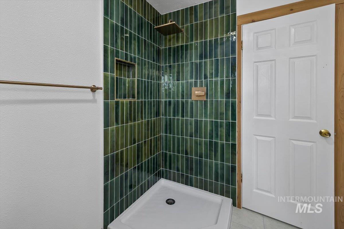 13 N 200 E, Shoshone, Idaho 83352, 7 Bedrooms, 5 Bathrooms, Residential For Sale, Price $679,000,MLS 98995148