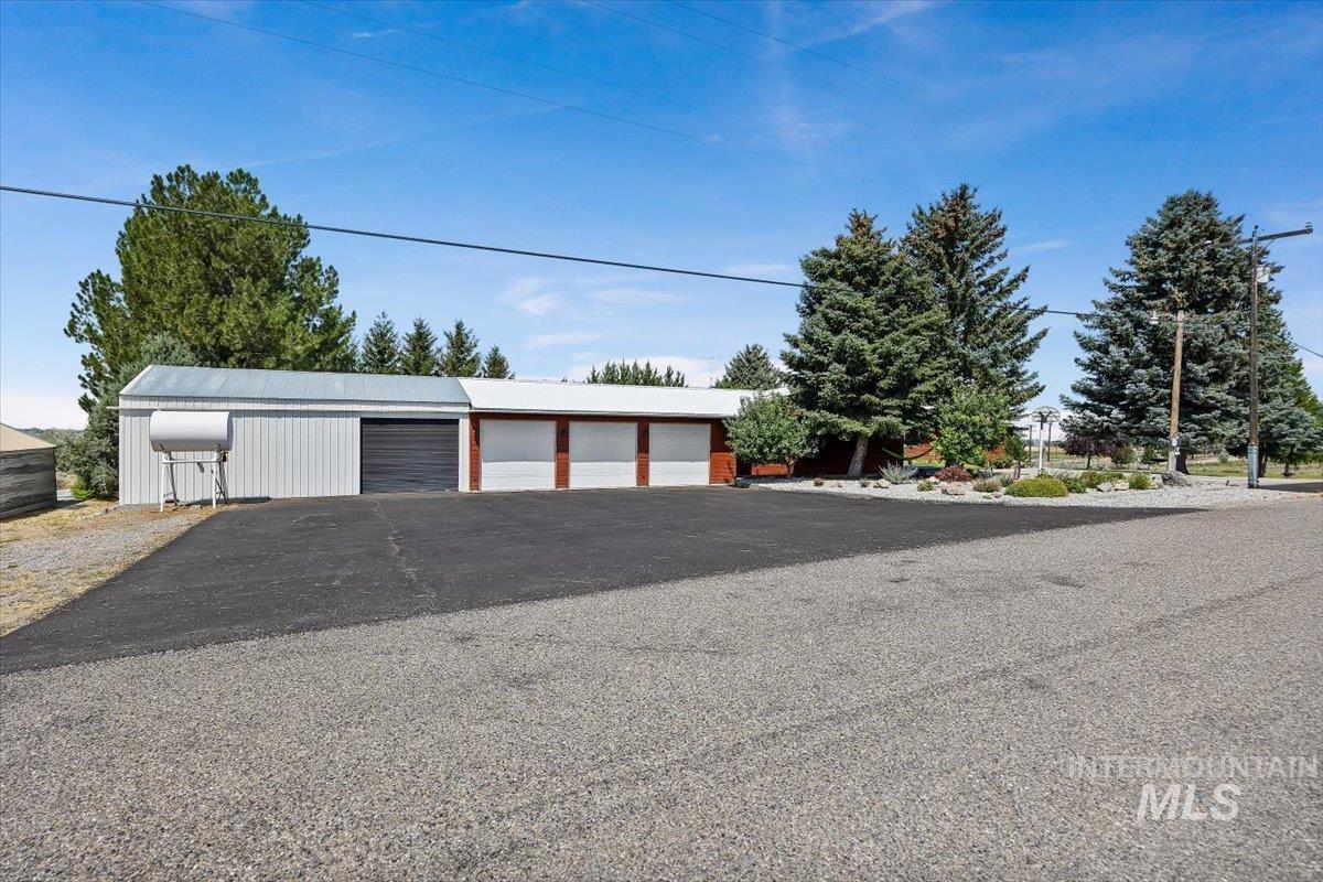 13 N 200 E, Shoshone, Idaho 83352, 7 Bedrooms, 5 Bathrooms, Residential For Sale, Price $679,000,MLS 98995148
